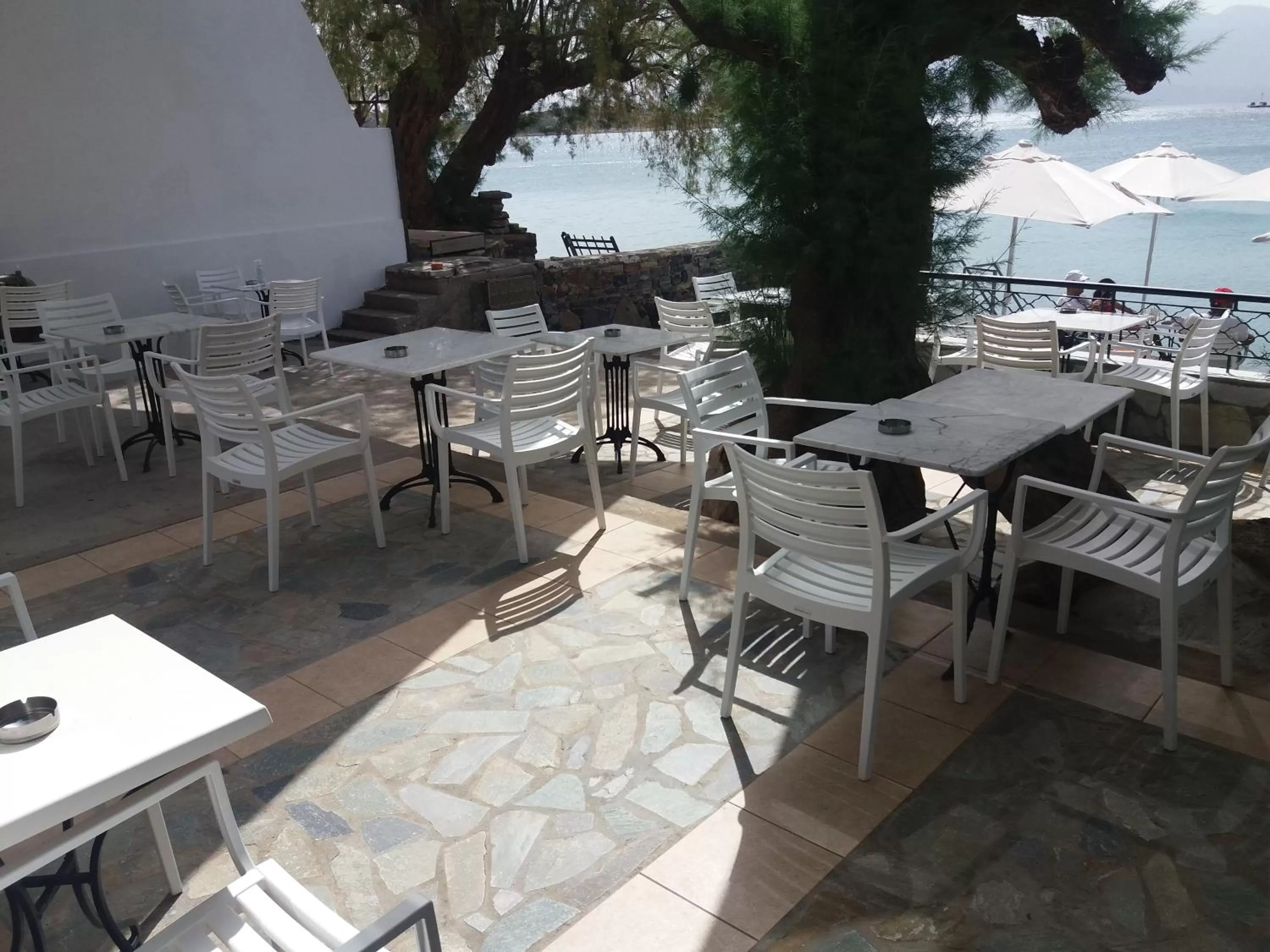 Restaurant/places to eat in Polydoros Appartments