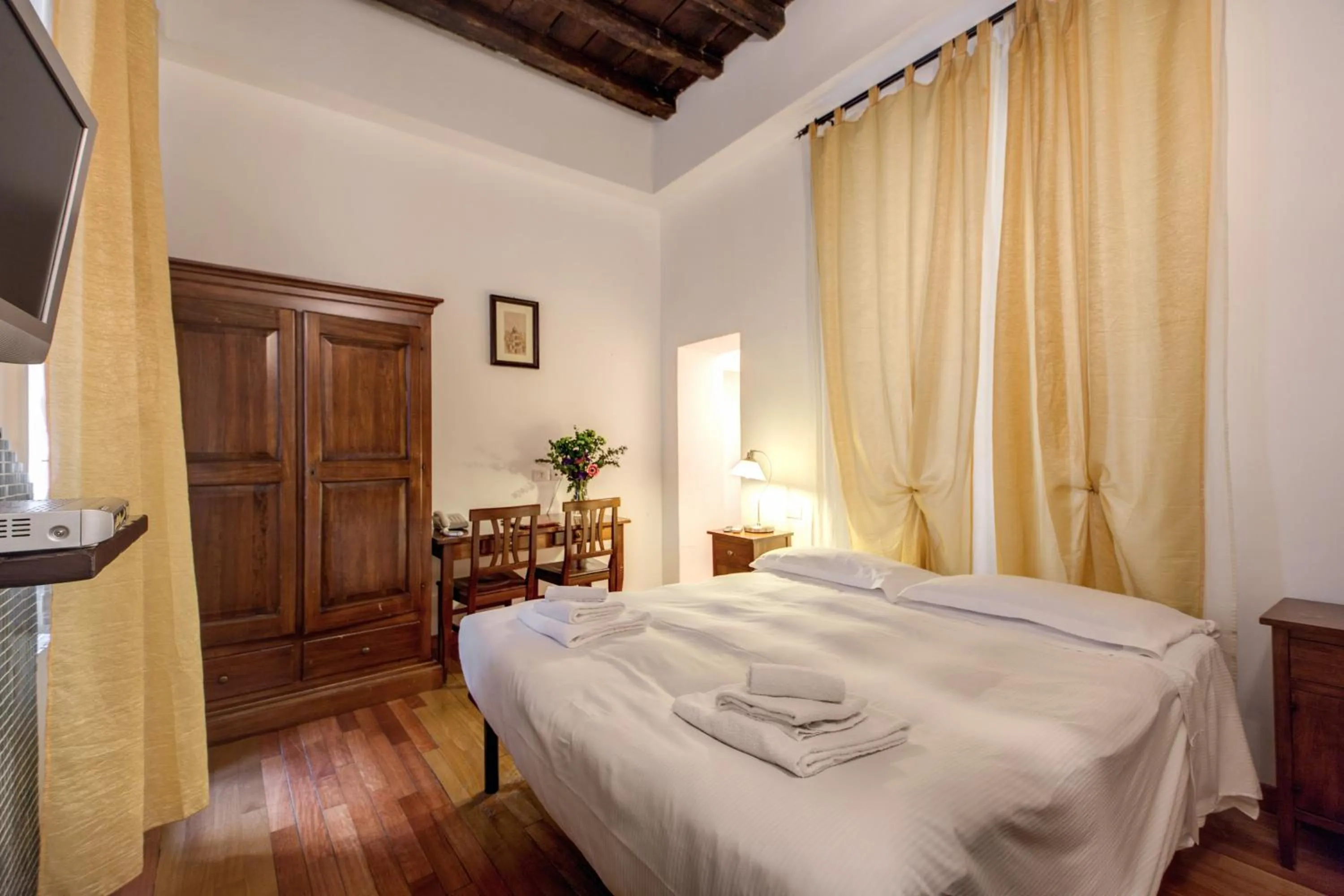 Photo of the whole room, Bed in Nova Domizia