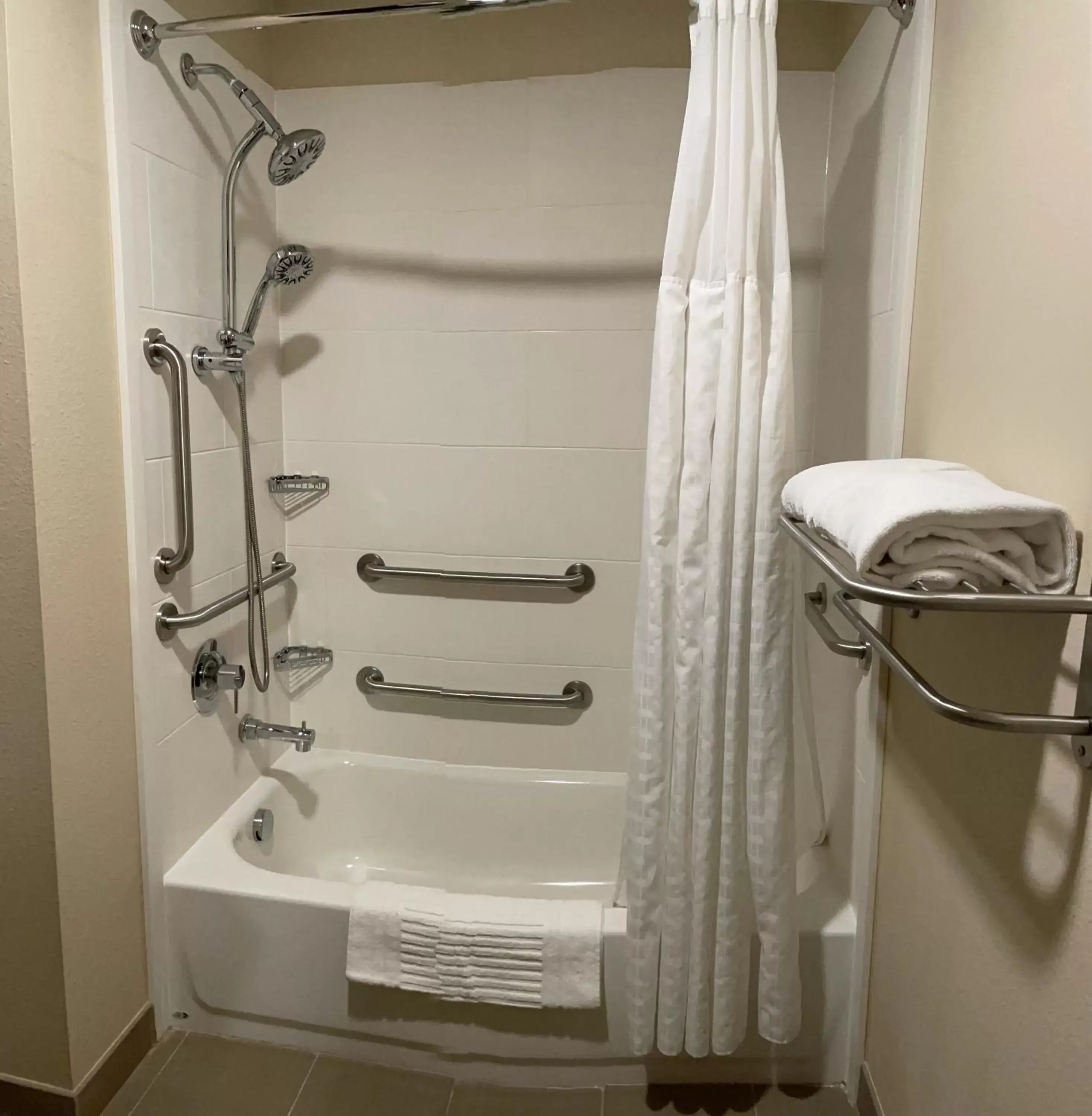 Shower, Bathroom in Wingate by Wyndham West Mifflin