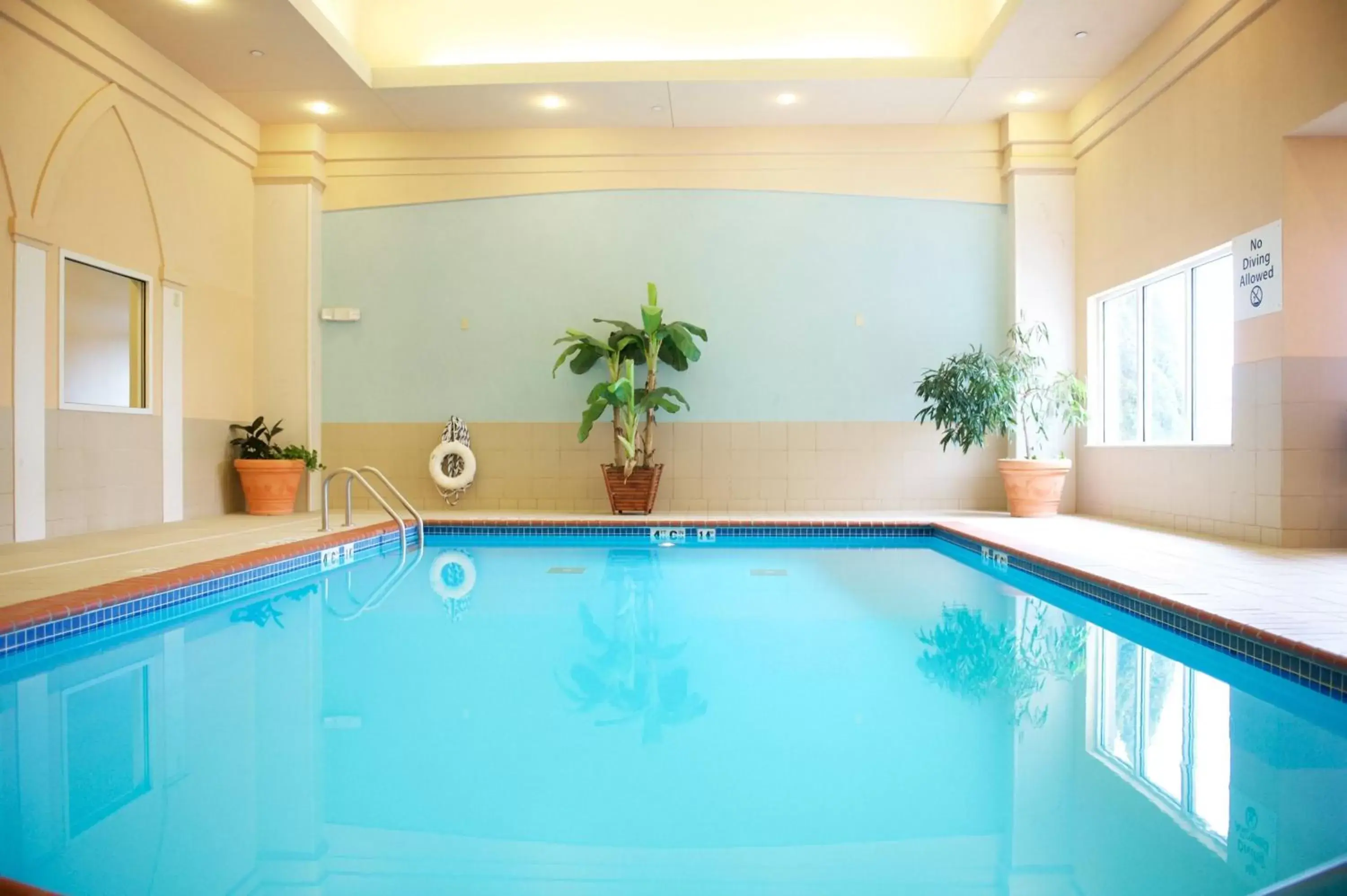 Swimming Pool in Holiday Inn Effingham, an IHG Hotel