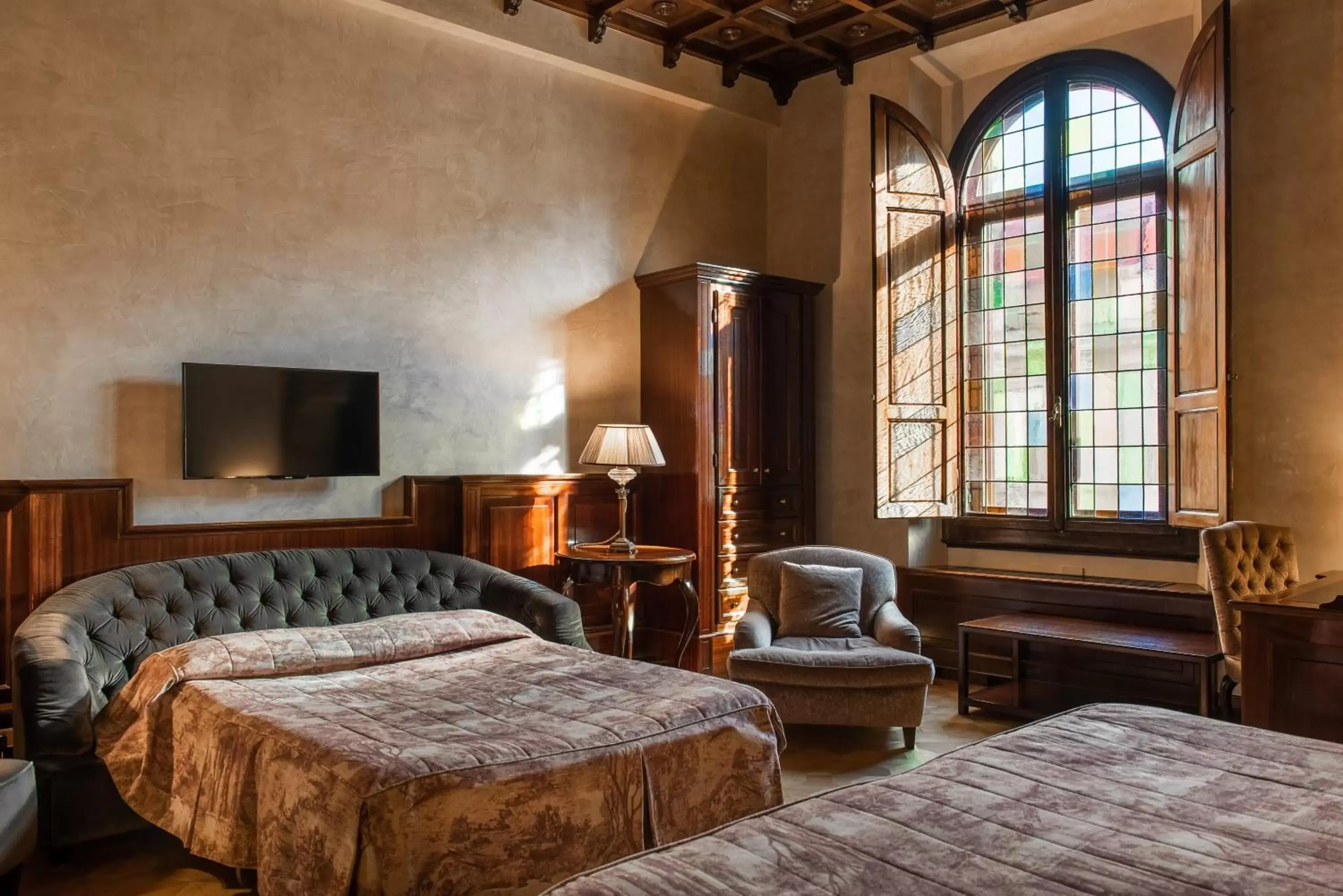 Bed, Seating Area in Grand Hotel Baglioni