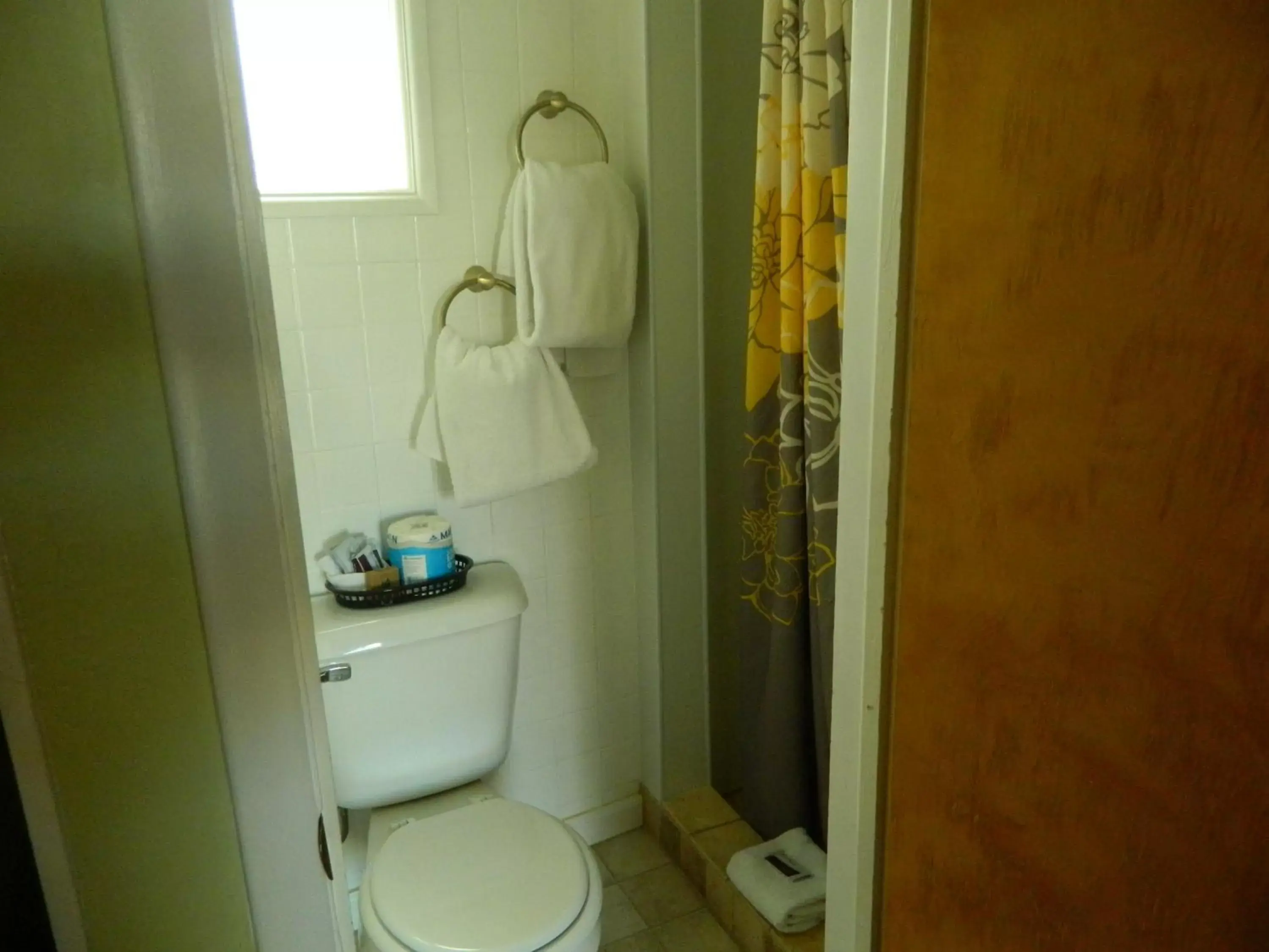 Bathroom in Country Motor Inn