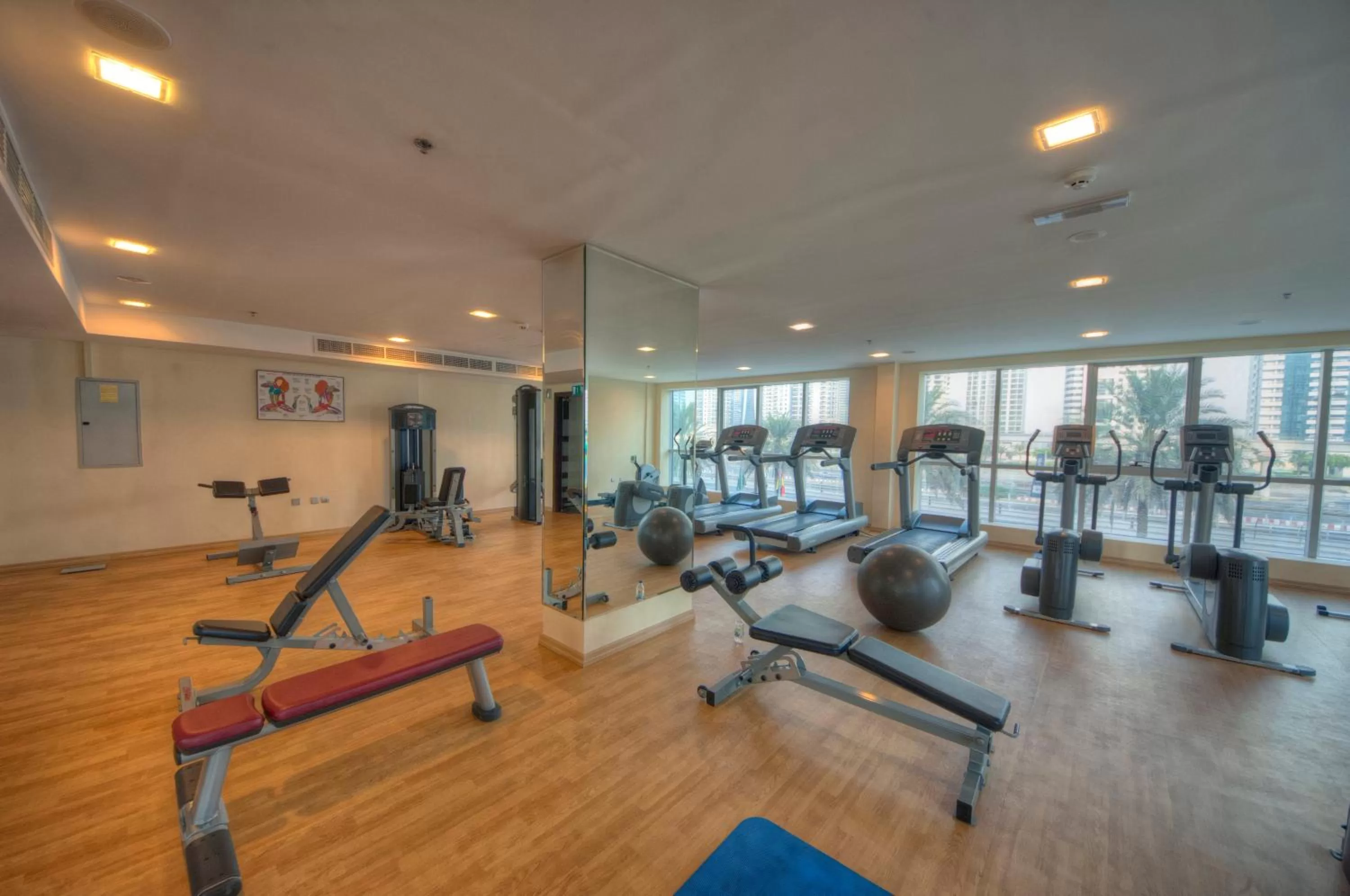 Fitness centre/facilities in Marina View Deluxe Hotel Apartment