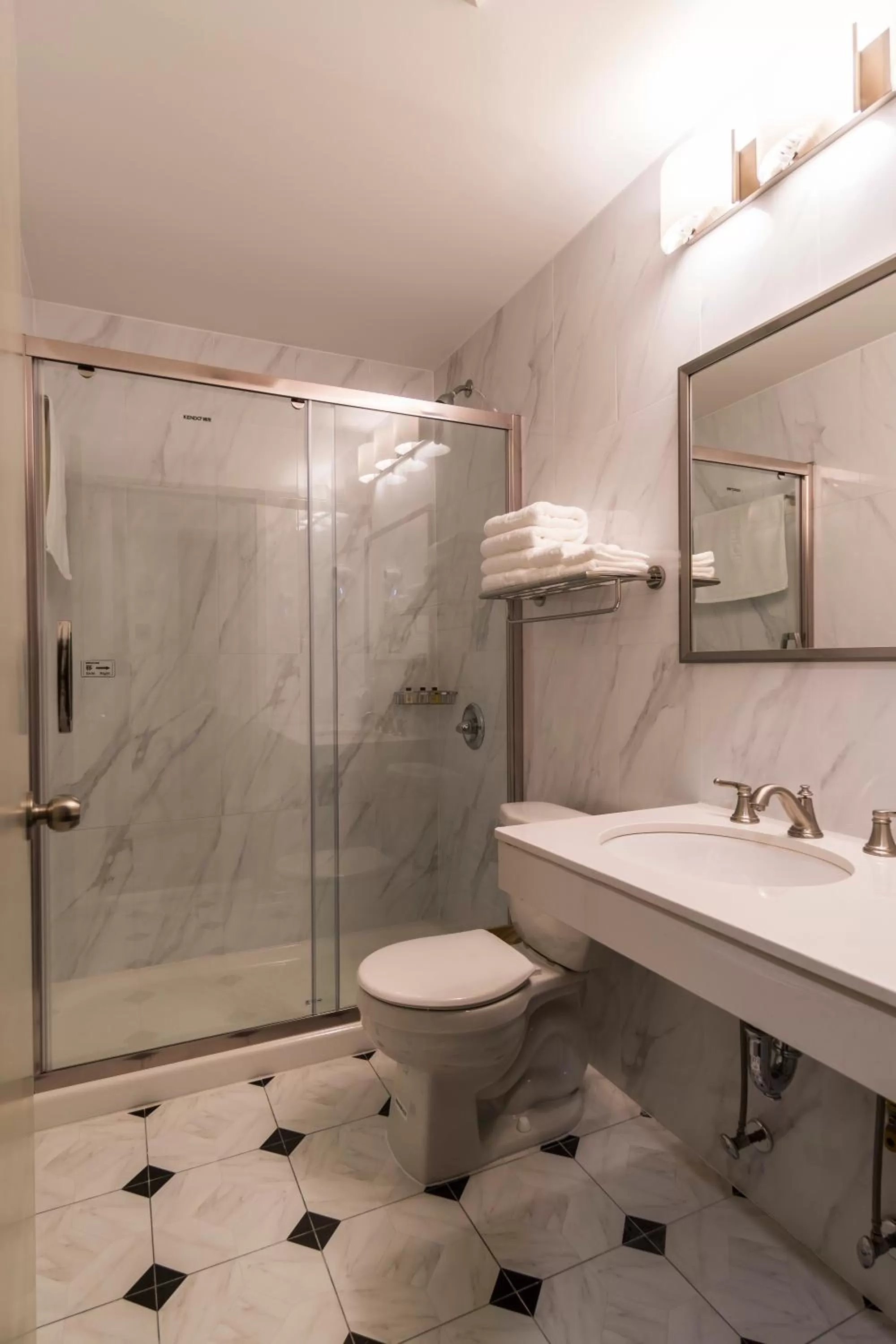 Toilet in John Hotel