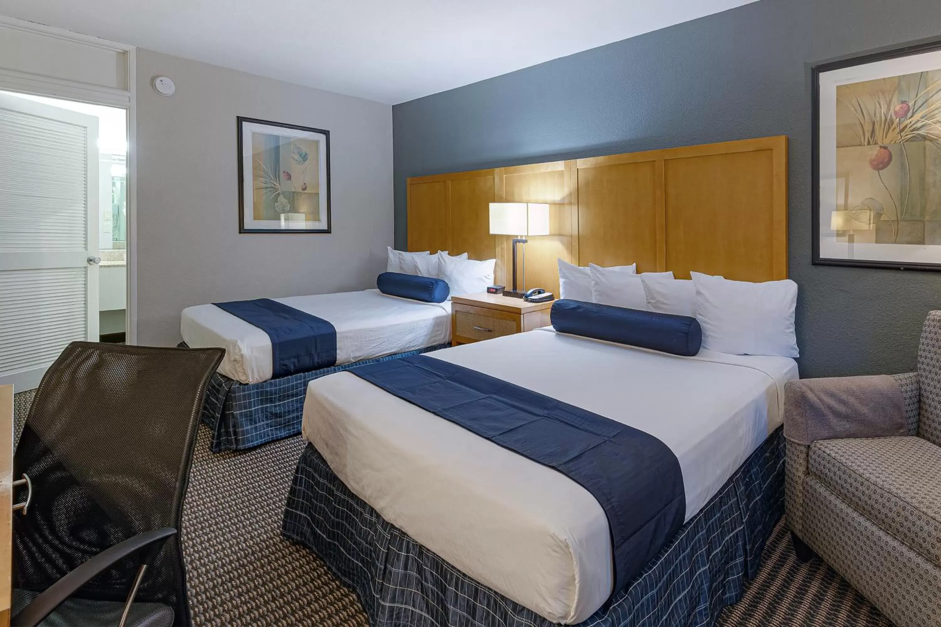 Bed in Travelodge by Wyndham Palm Springs