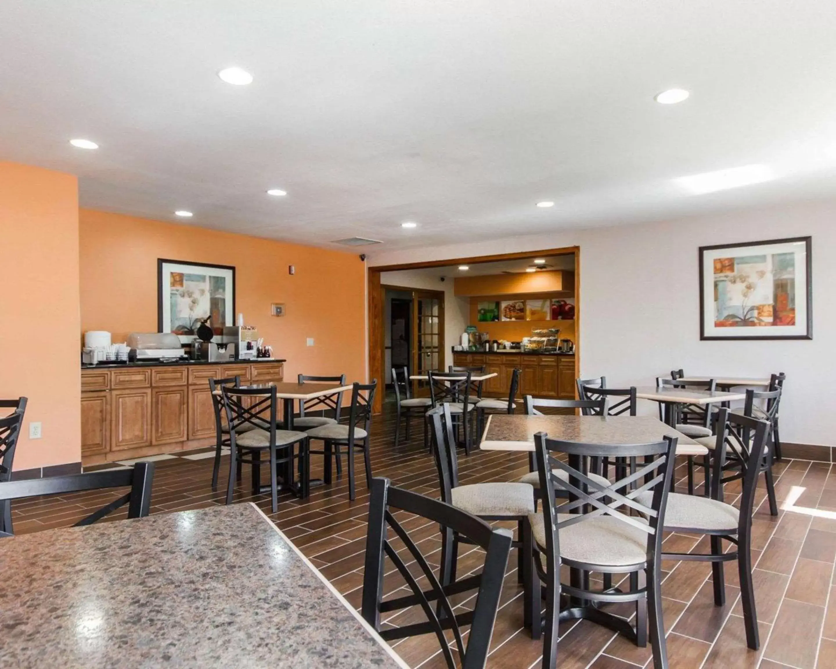 Restaurant/Places to Eat in Quality Inn & Suites Stoughton - Madison South