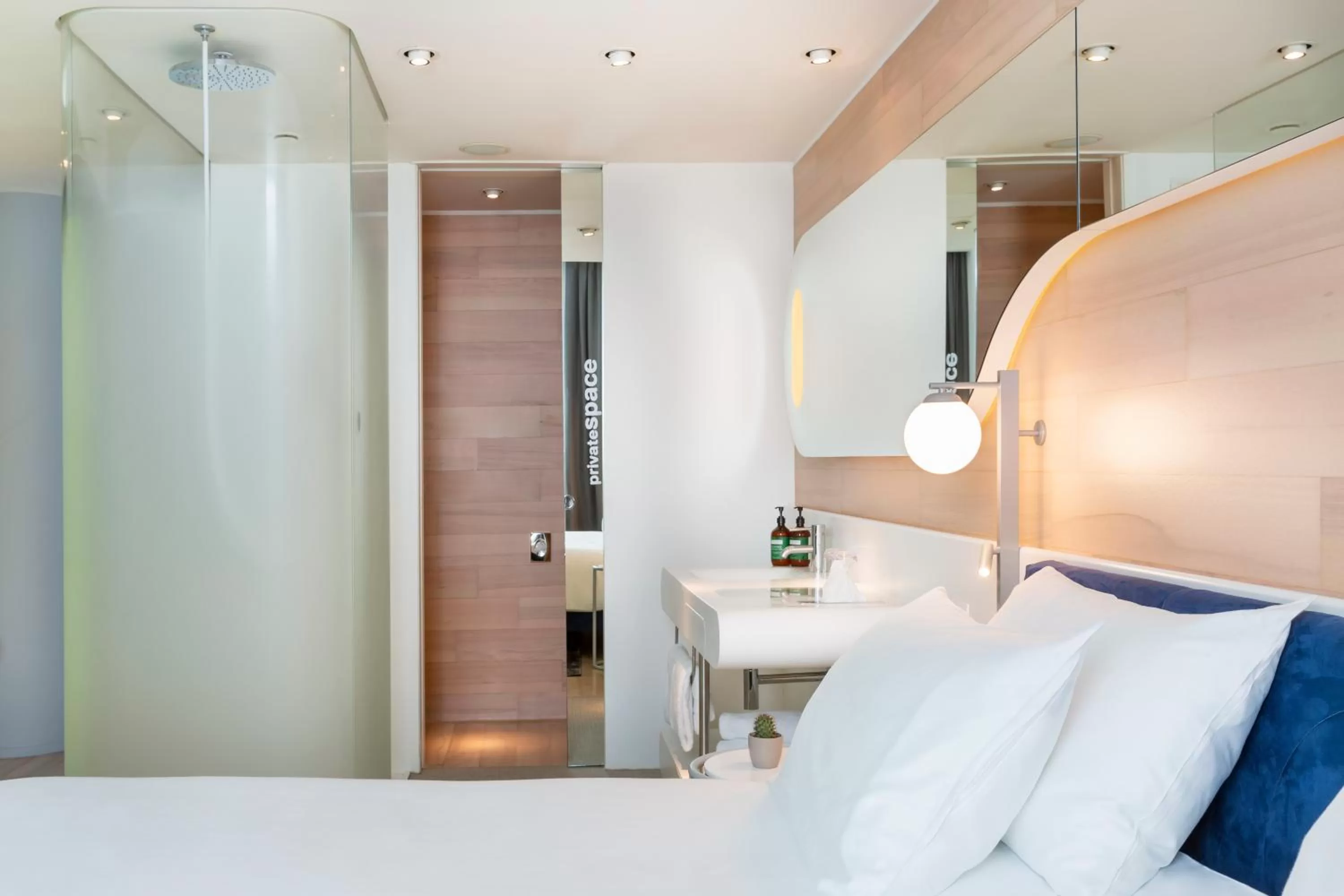 Bathroom, Bed in voco Milan-Fiere by IHG