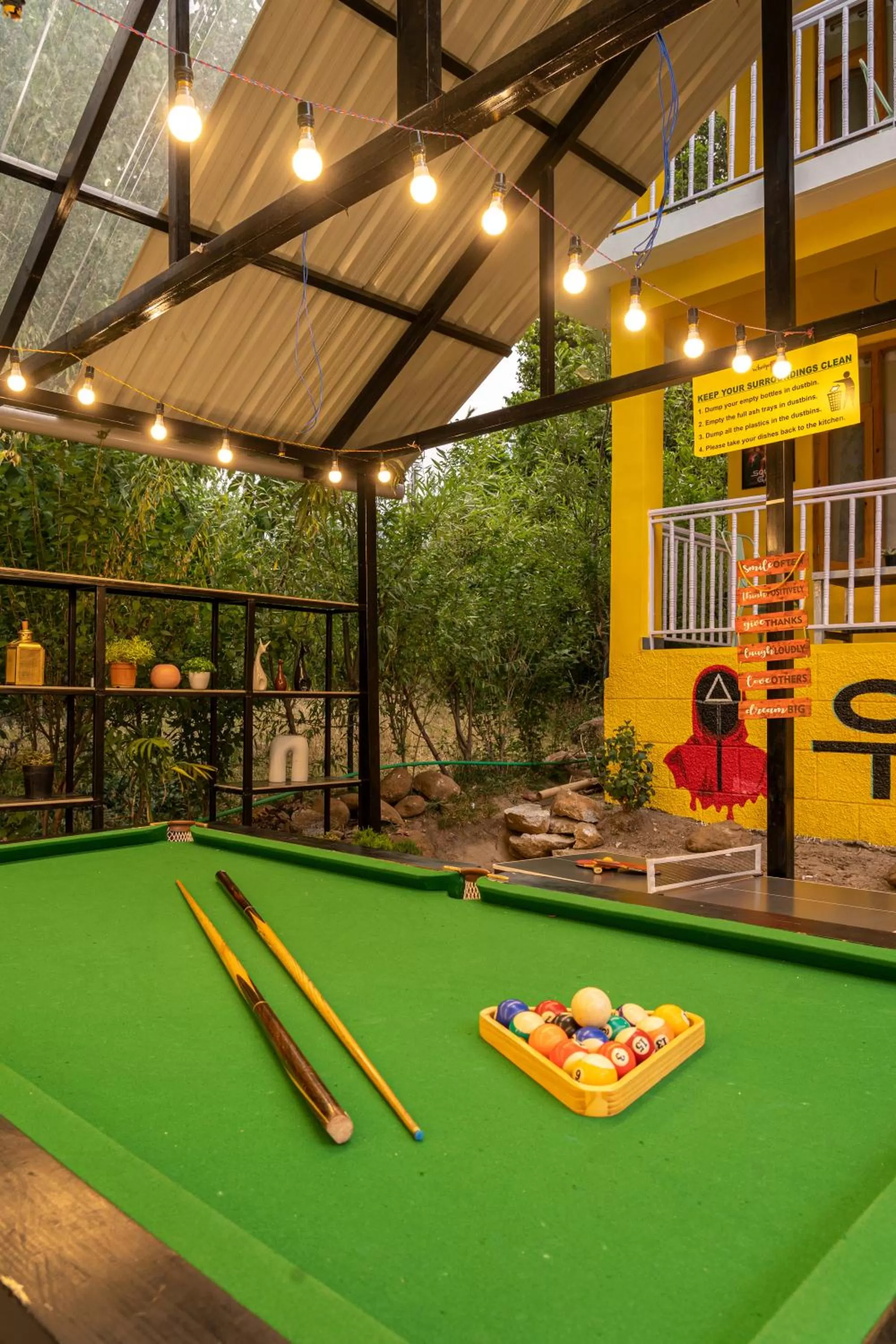 Whoopers Hostel Manali