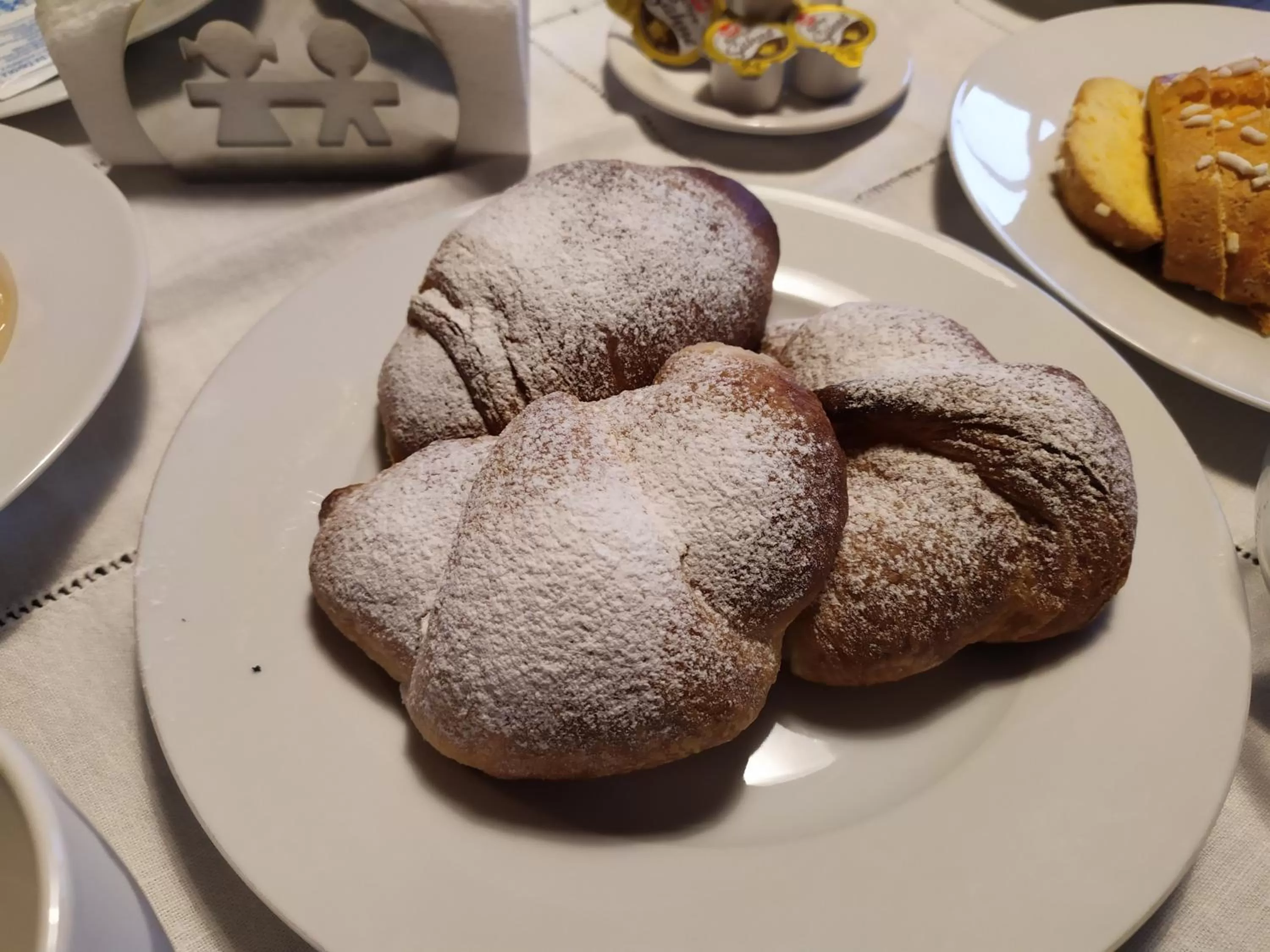 Breakfast in Villa Esther