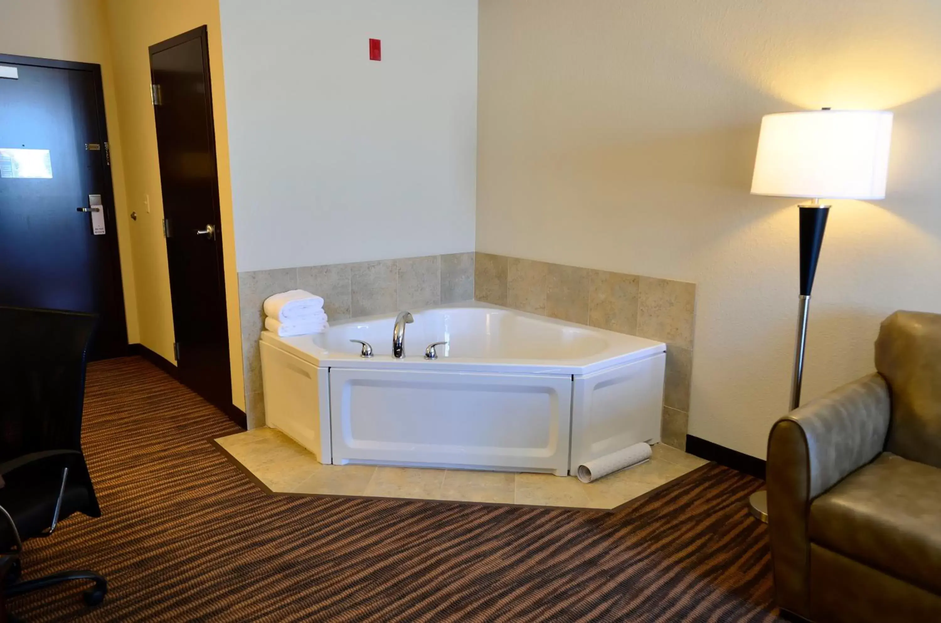 Area and facilities, Bathroom in Cobblestone Inn & Suites - Holstein