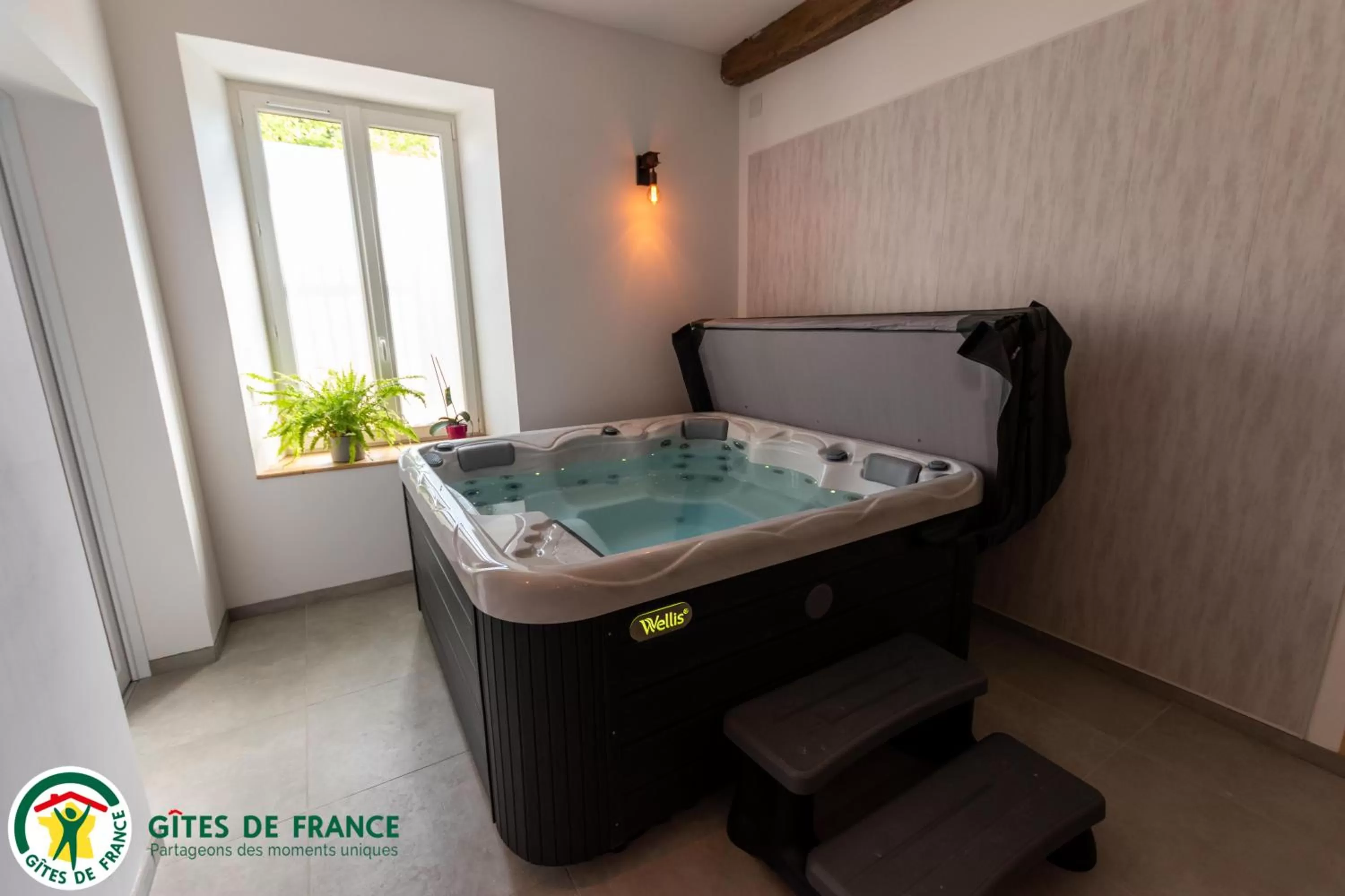 Hot Tub in LA GOUTTE D'OR