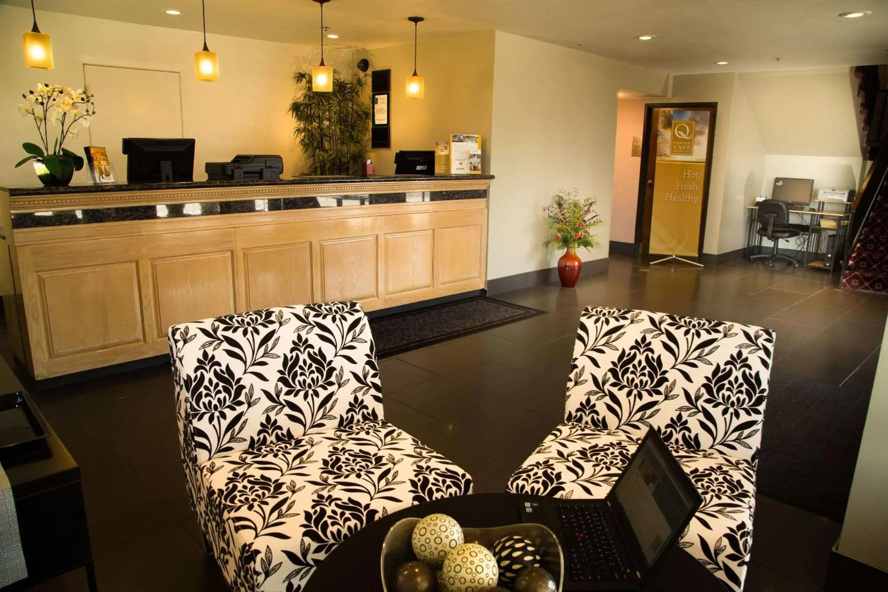 Lobby or reception, Seating Area in Quality Inn Santa Clara Convention Center