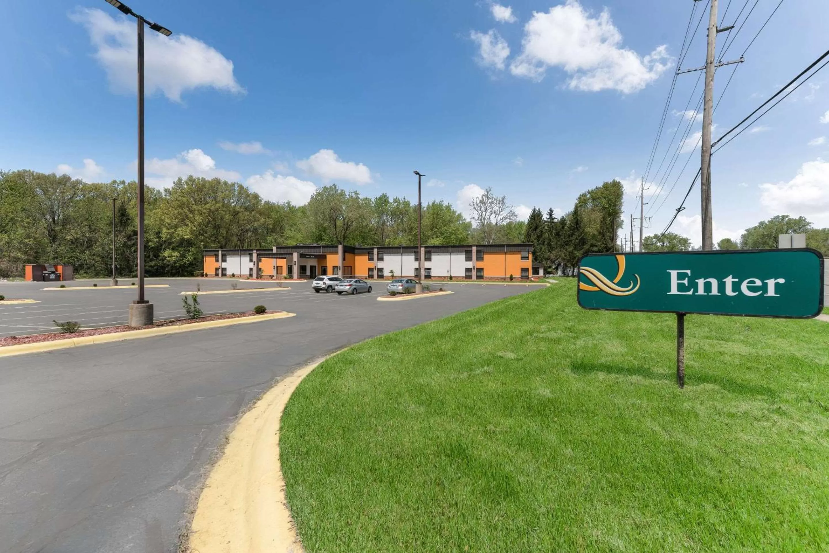 Property building in Quality Inn & Suites Portage Central