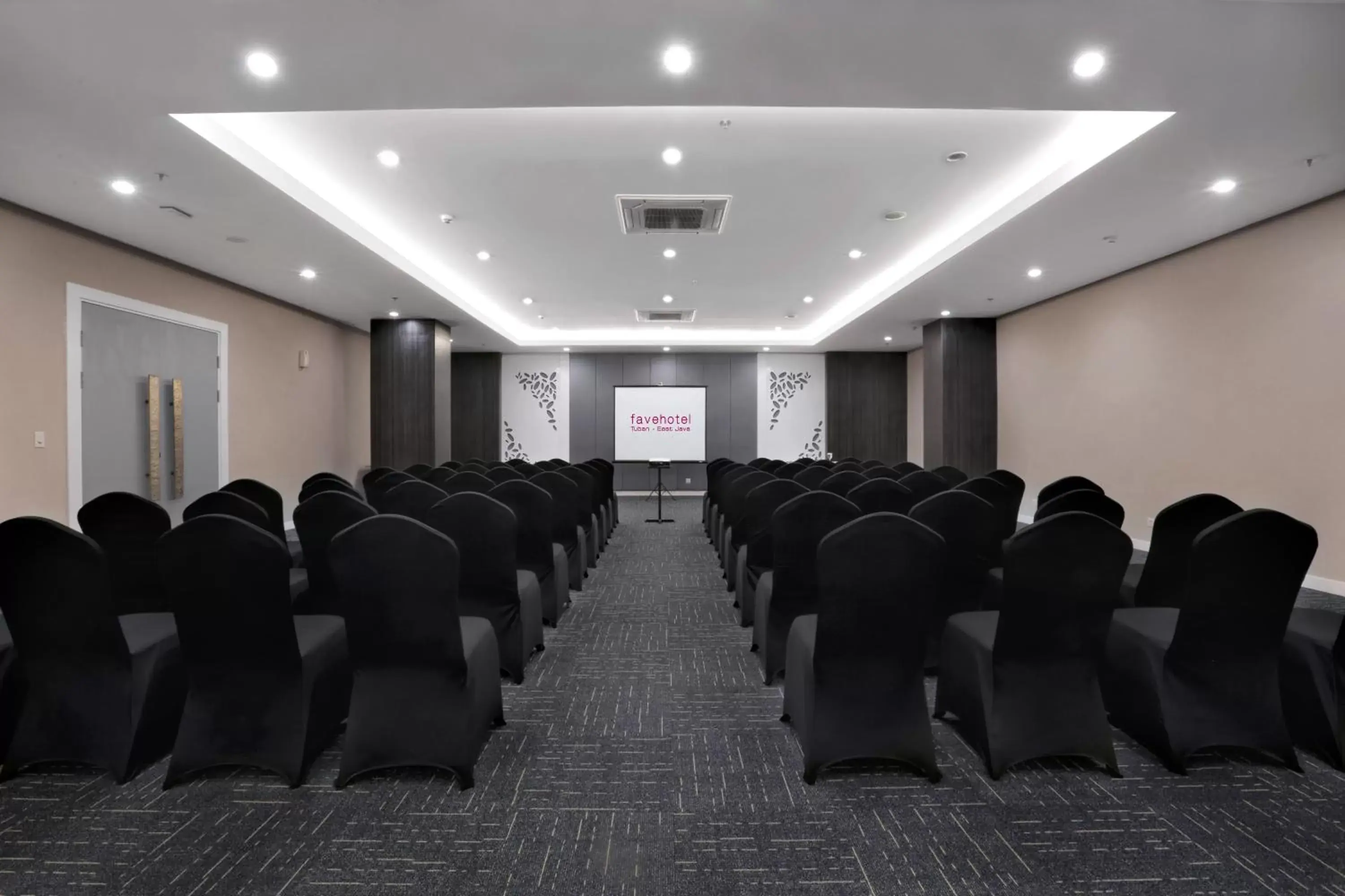 Banquet/Function facilities in favehotel Tuban