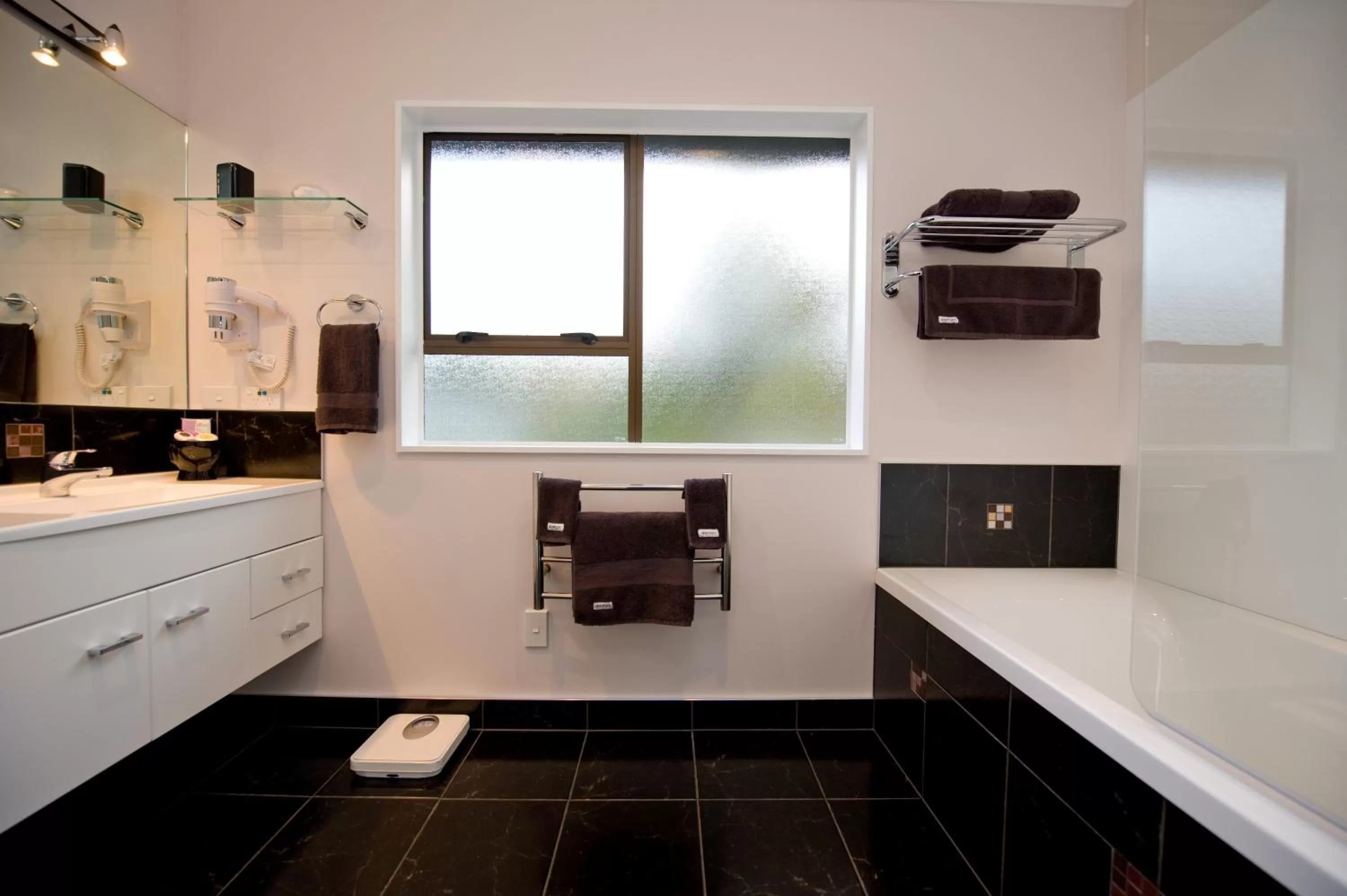 Kitchen/Kitchenette in Anndion Motel