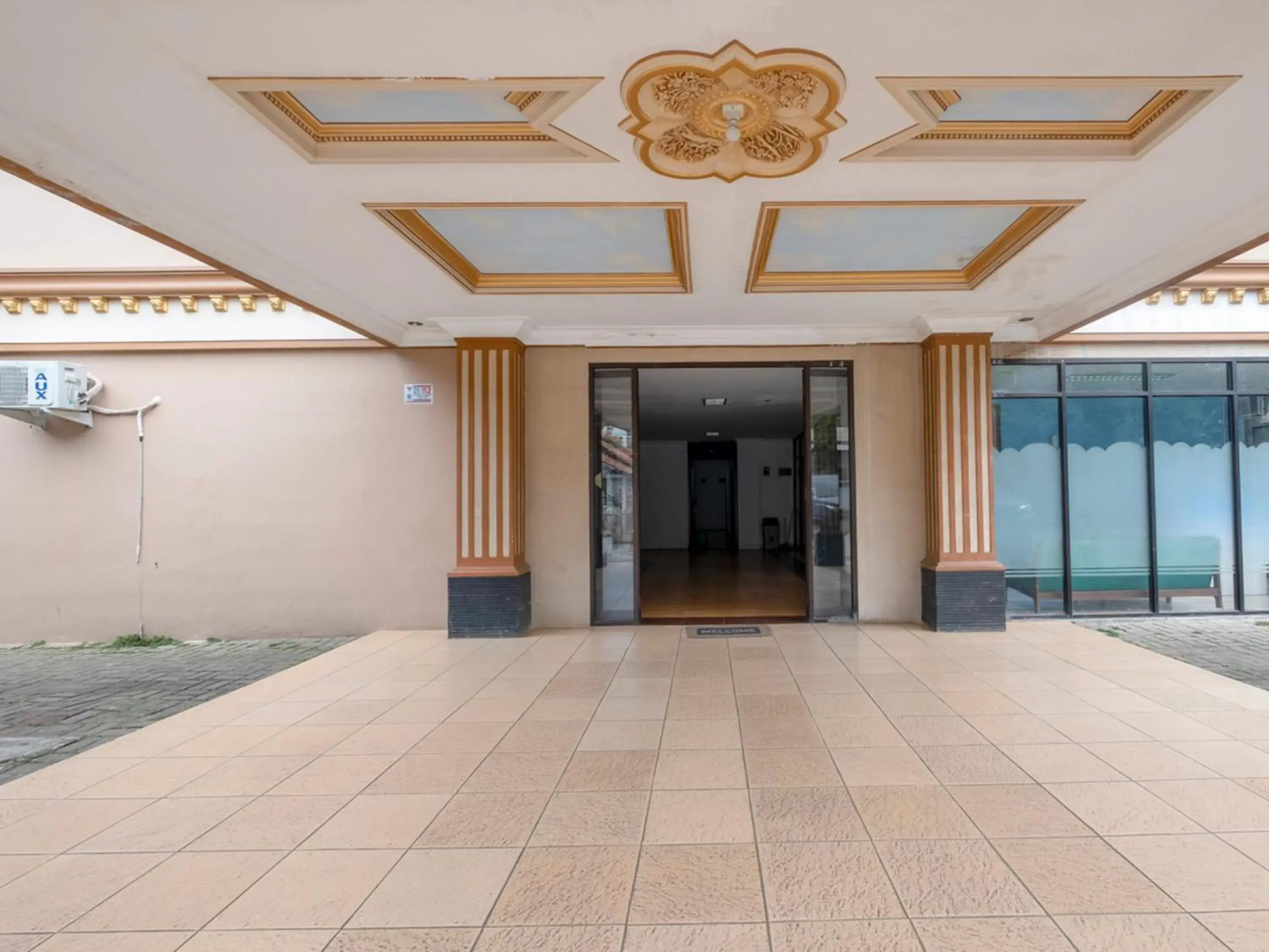 Facade/entrance in Super OYO 3747 Comfort Residence