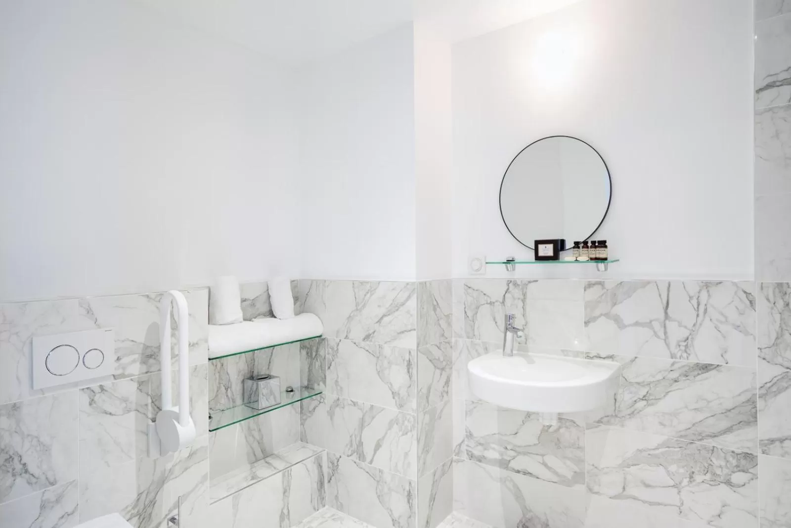 Bathroom in Hôtel 31 - Paris Tour Eiffel