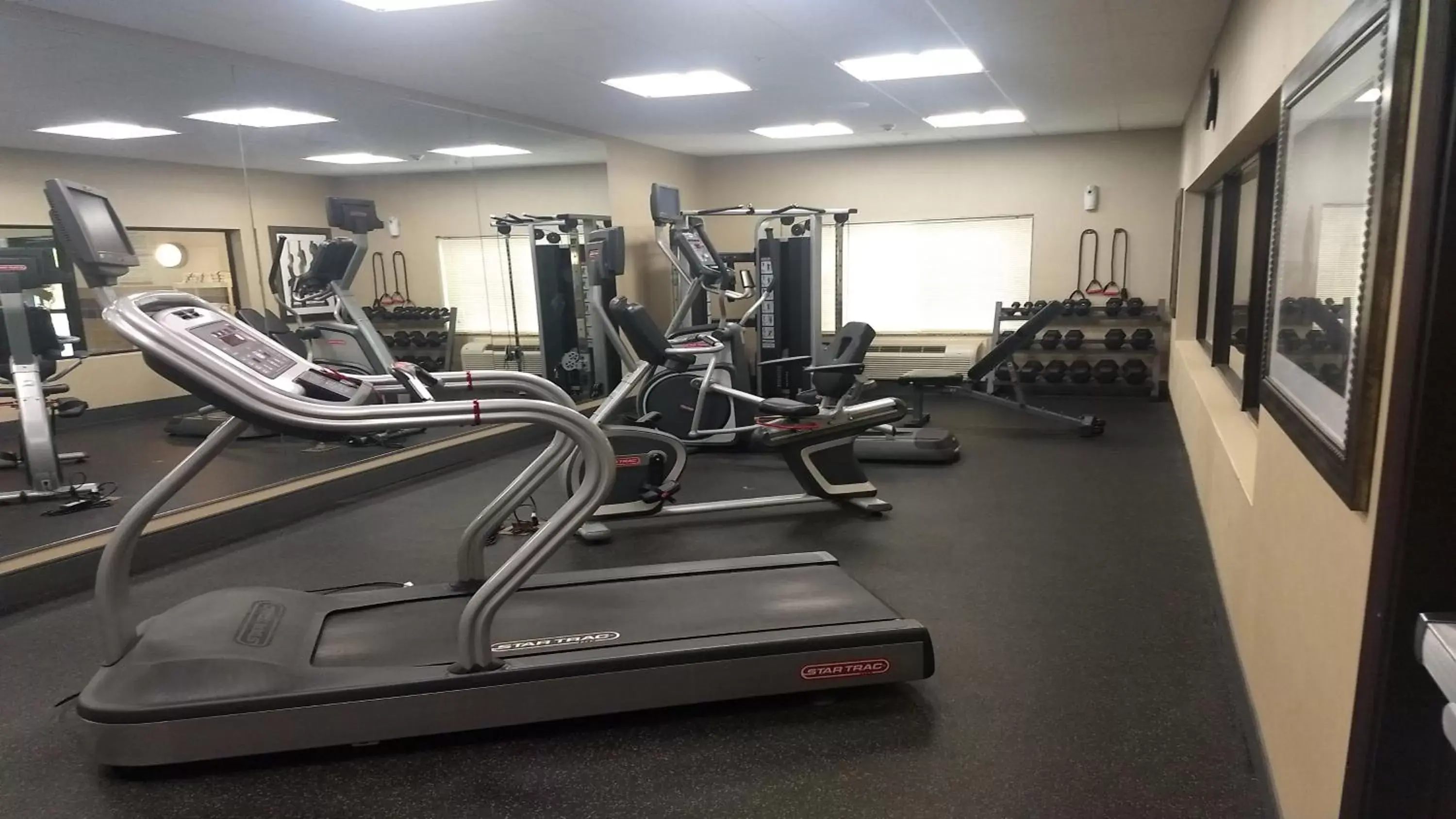 Fitness centre/facilities, Fitness Center/Facilities in Holiday Inn Express & Suites Cambridge, an IHG Hotel