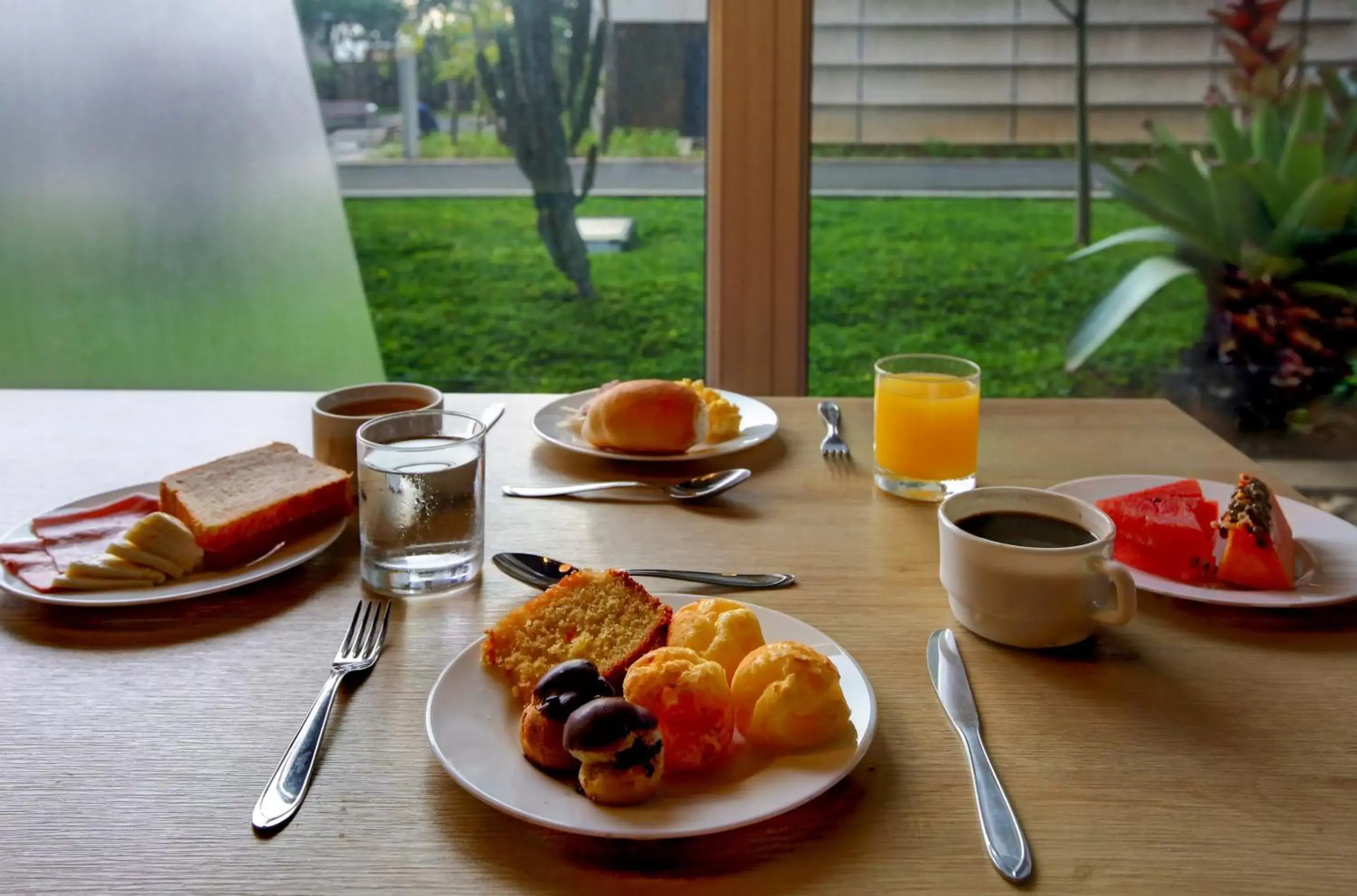 Continental breakfast, Breakfast in ibis budget Tambore