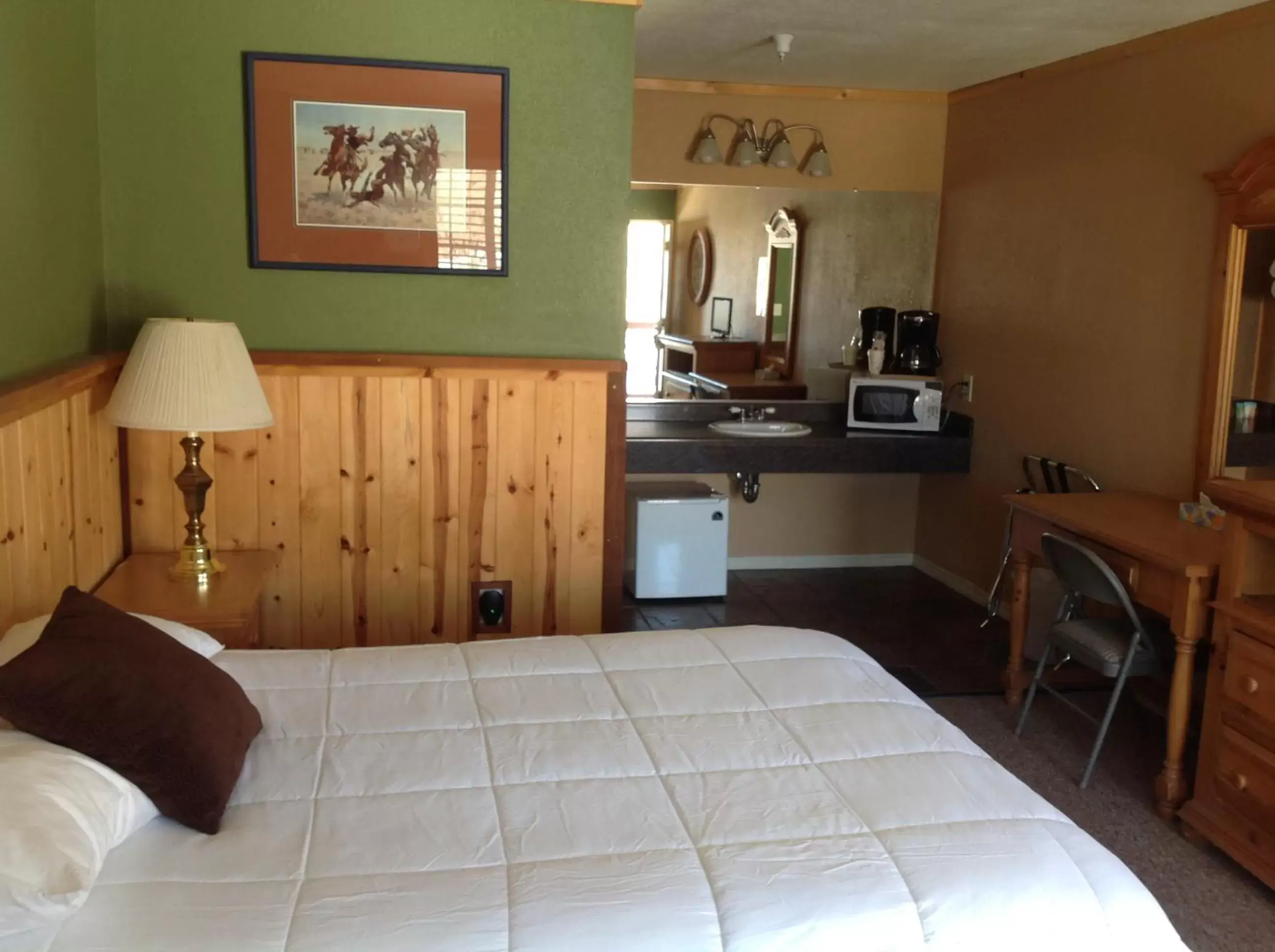 Photo of the whole room in Whitney Portal Hotel And Hostel