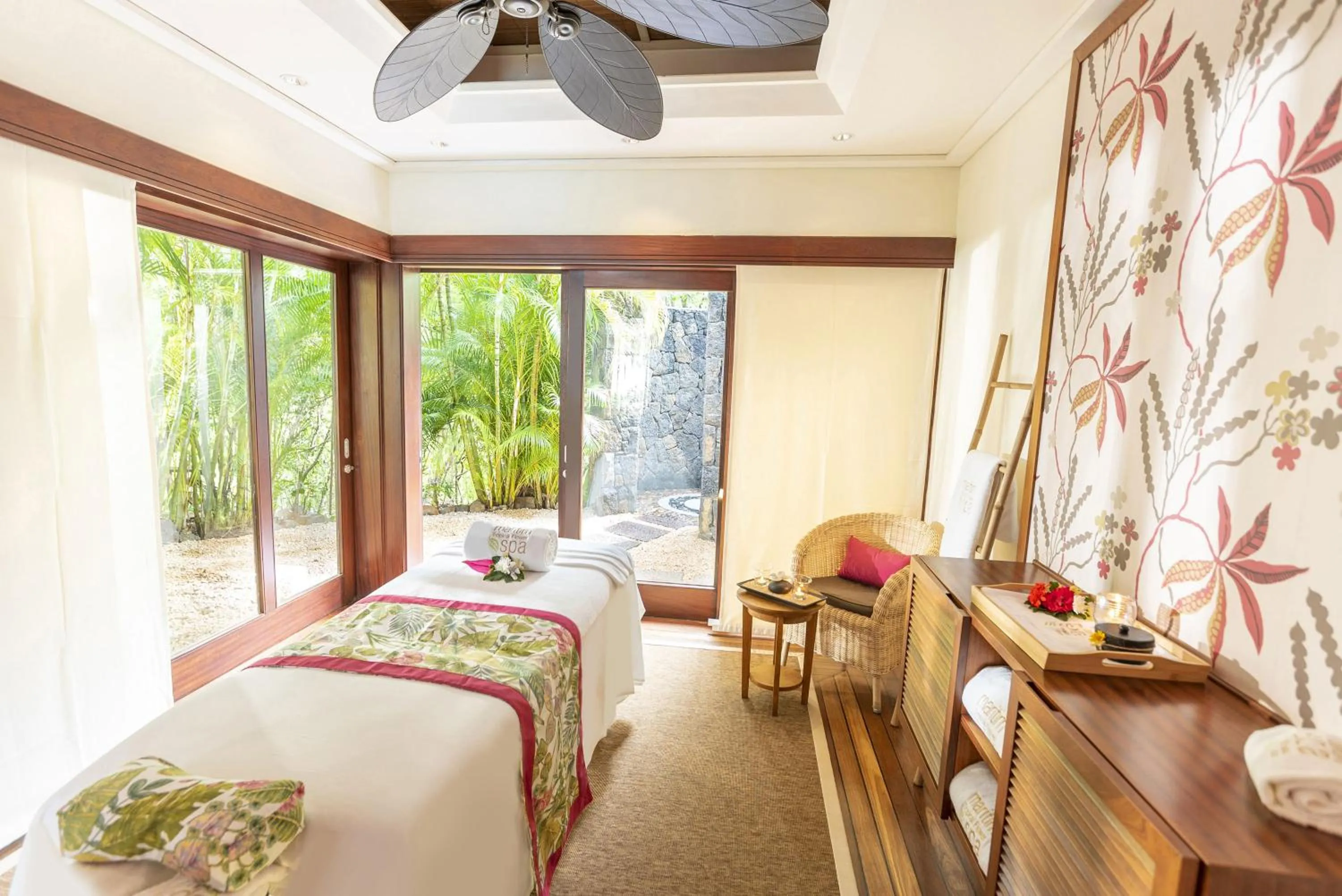 Spa and wellness centre/facilities, Bed in Maritim Resort & Spa Mauritius