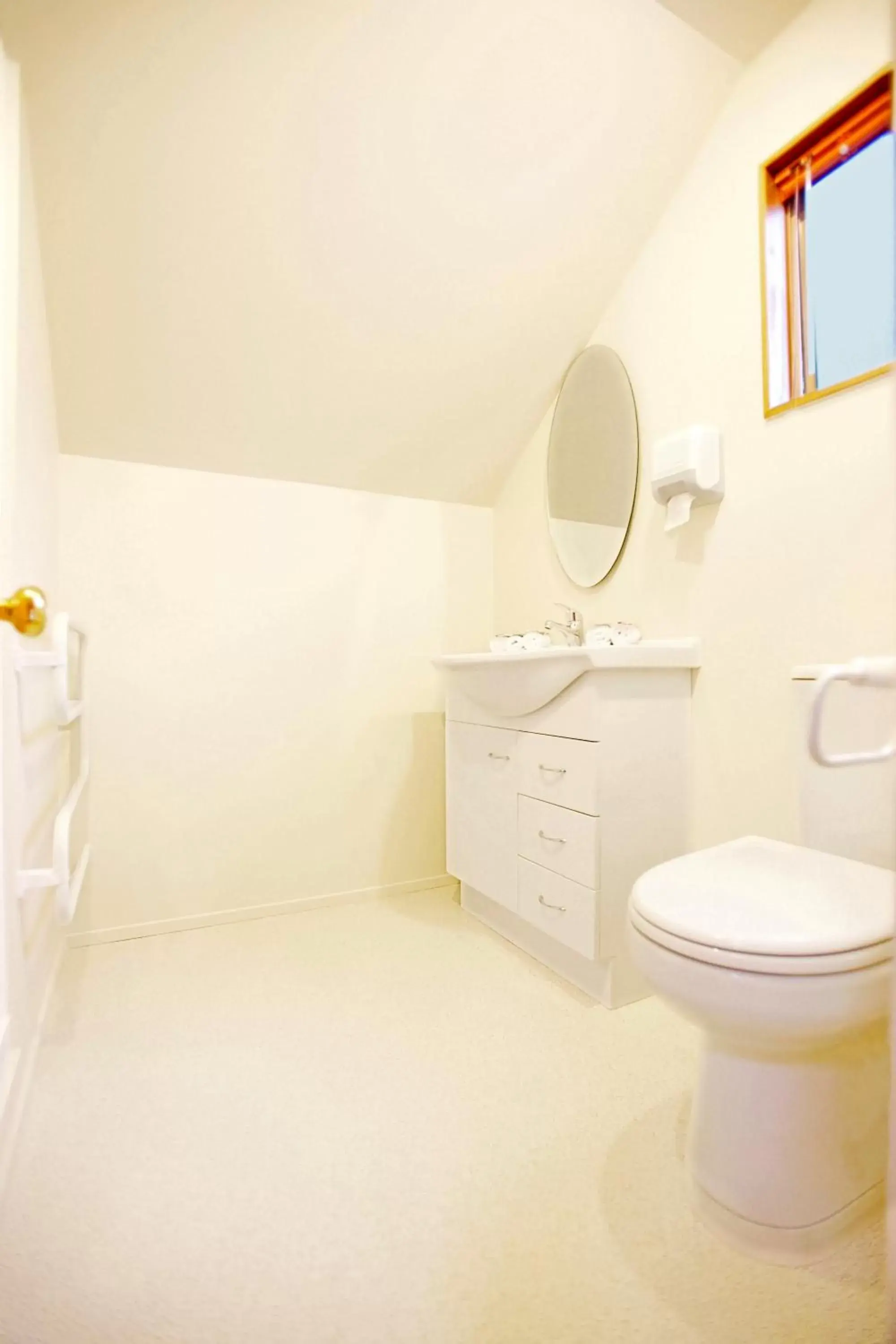 Bathroom in Cranbury Court Apartments