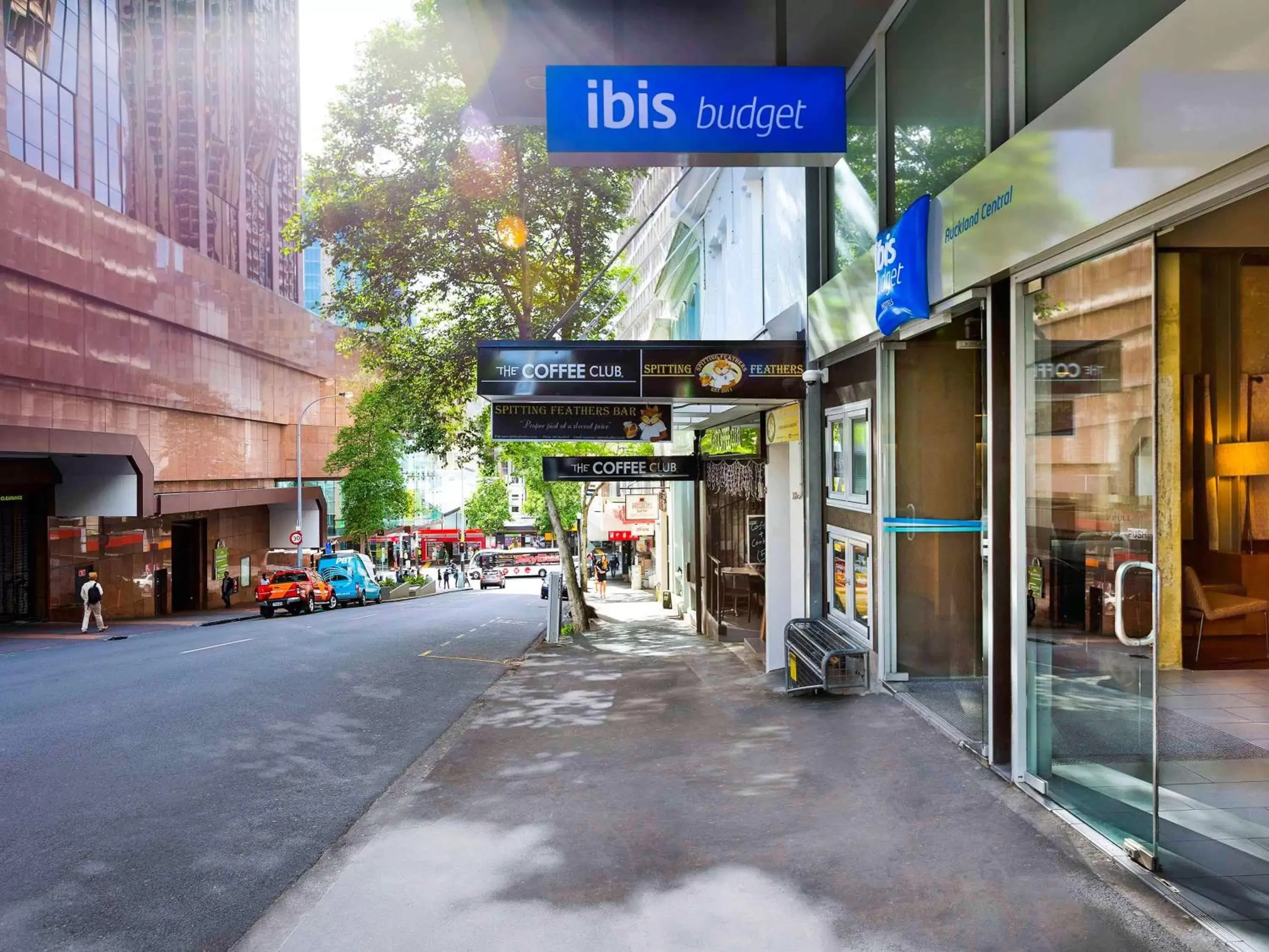 Property building in ibis budget Auckland Central