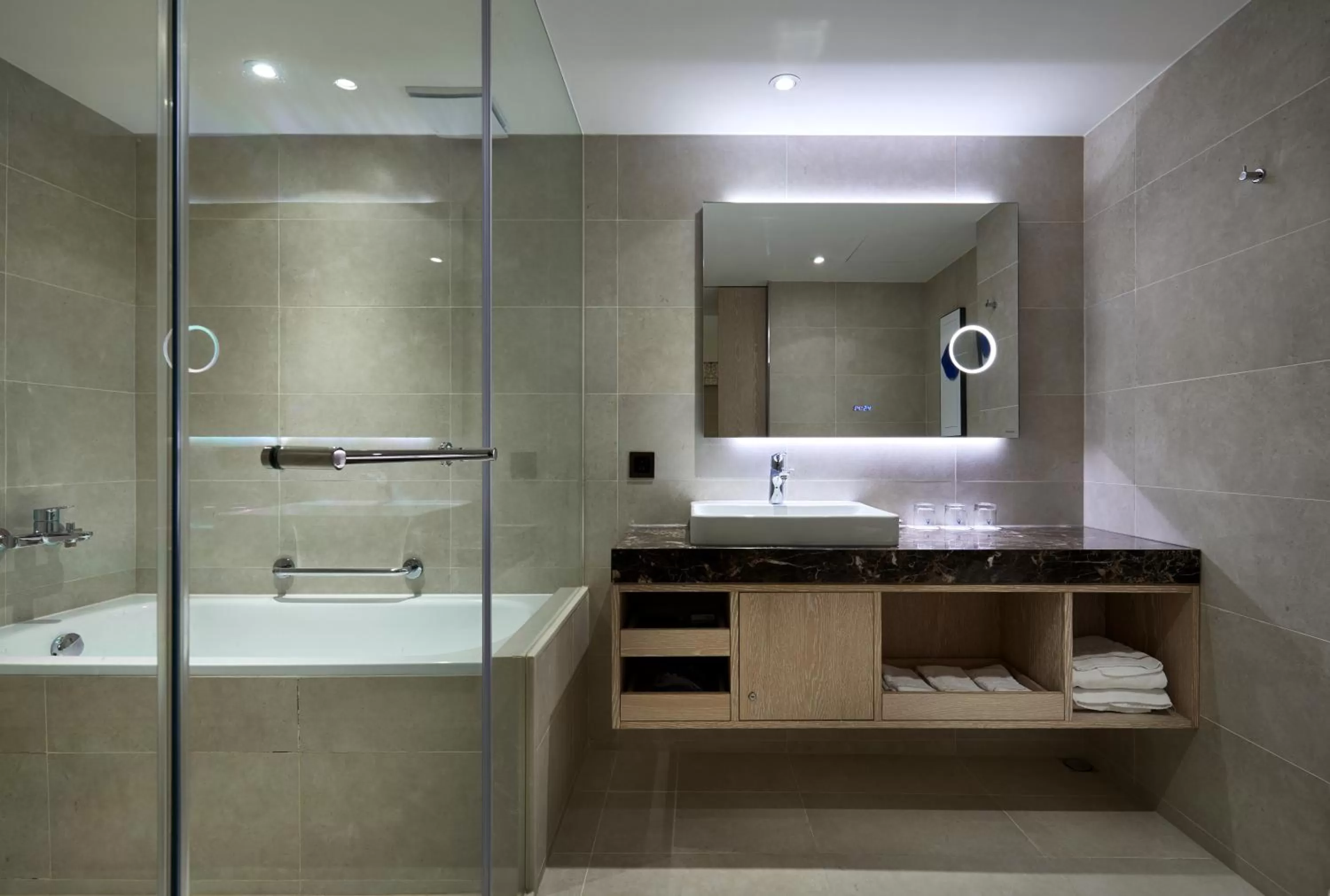 Shower in K Hotel Taipei Chang-An