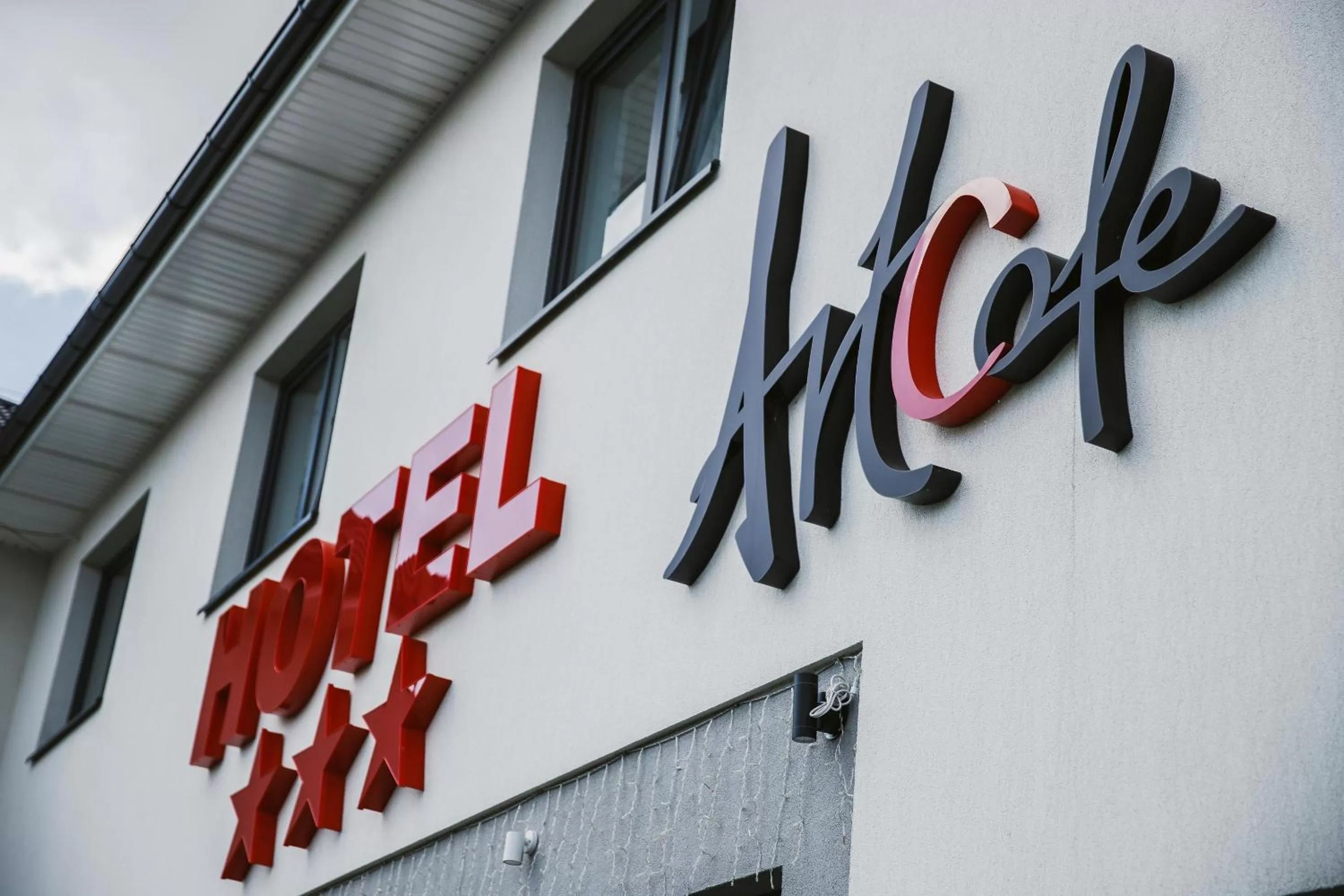 Property building in HOTEL Art Cafe