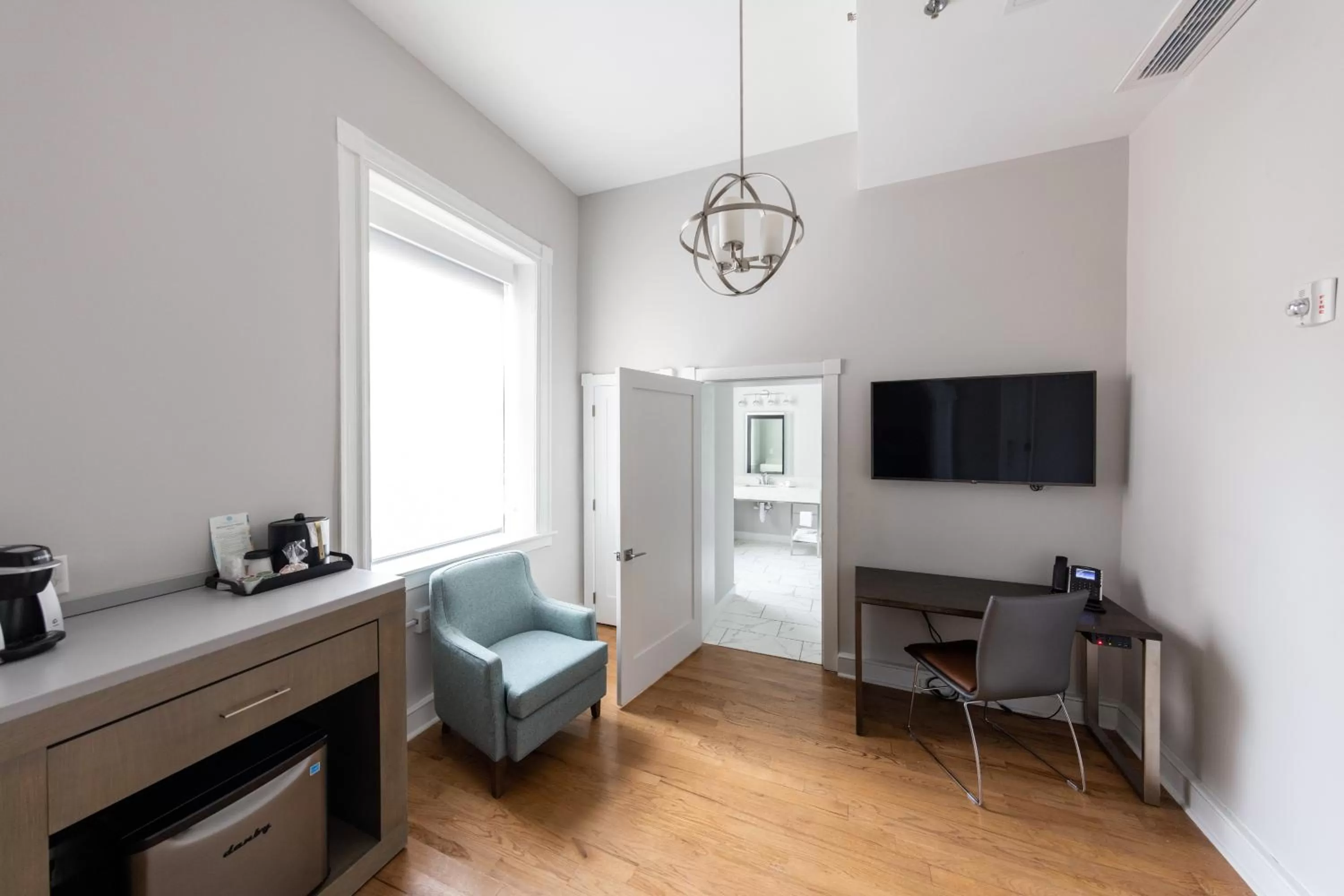 TV and multimedia in The Blackburn Inn and Conference Center