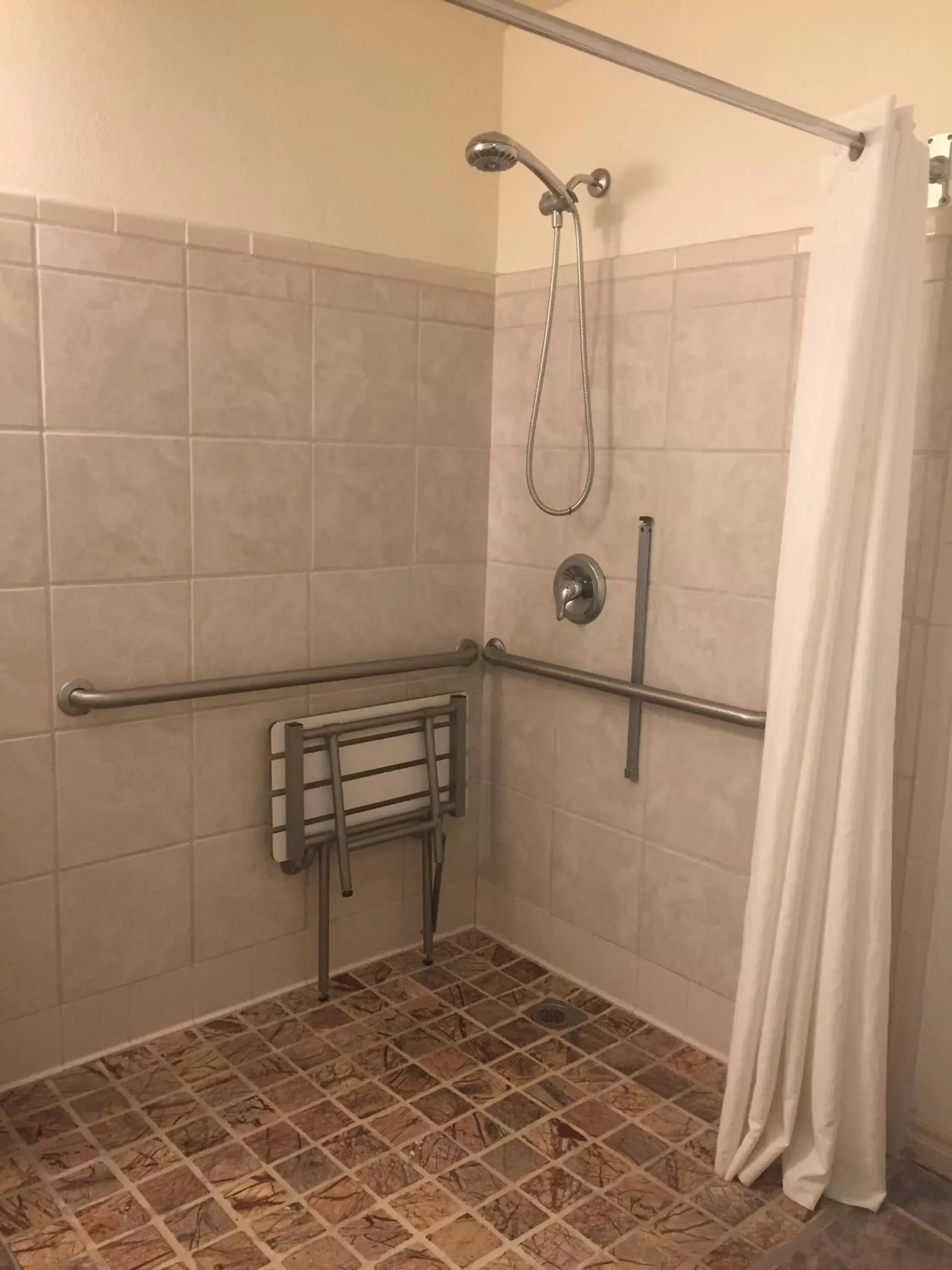Shower, Bathroom in Whitney Portal Hotel And Hostel
