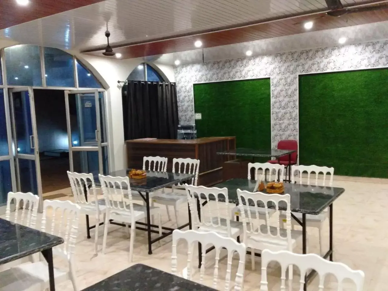 Restaurant/places to eat in Hotel Jungle Palace Resort Restaurant/places to eat in Hotel Jungle Palace Resort