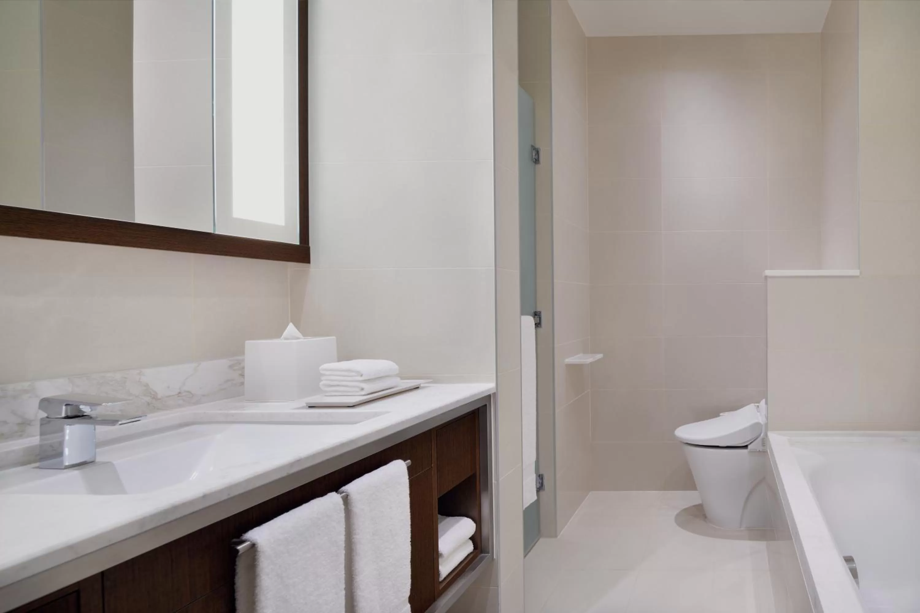 Shower in Delta Hotels by Marriott City Center Doha