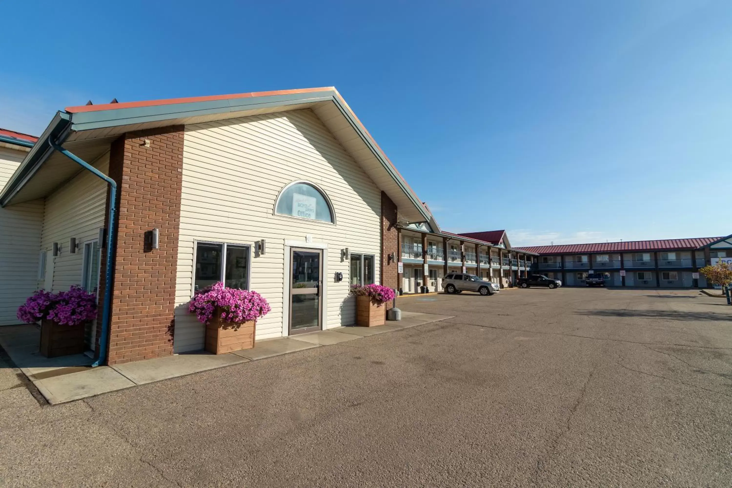 Facade/entrance in BCMInns - Fort McMurray - Rusty's Facade/entrance in BCMInns - Fort McMurray - Rusty's