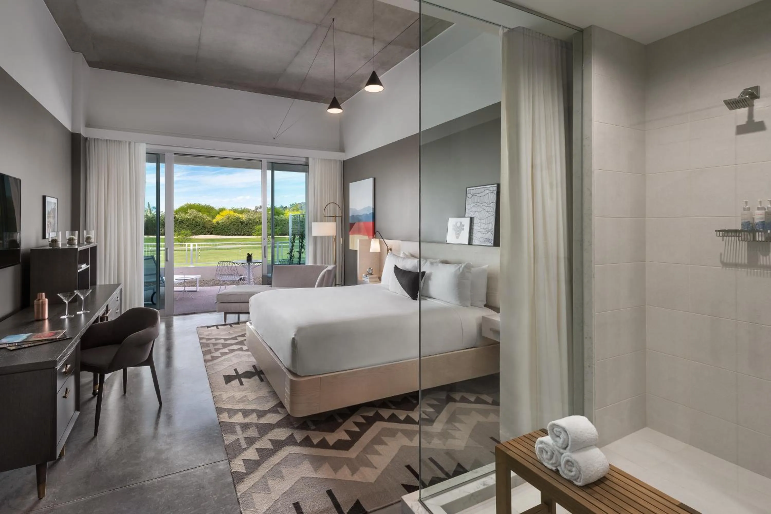 Photo of the whole room, Bed in Mountain Shadows Resort Scottsdale