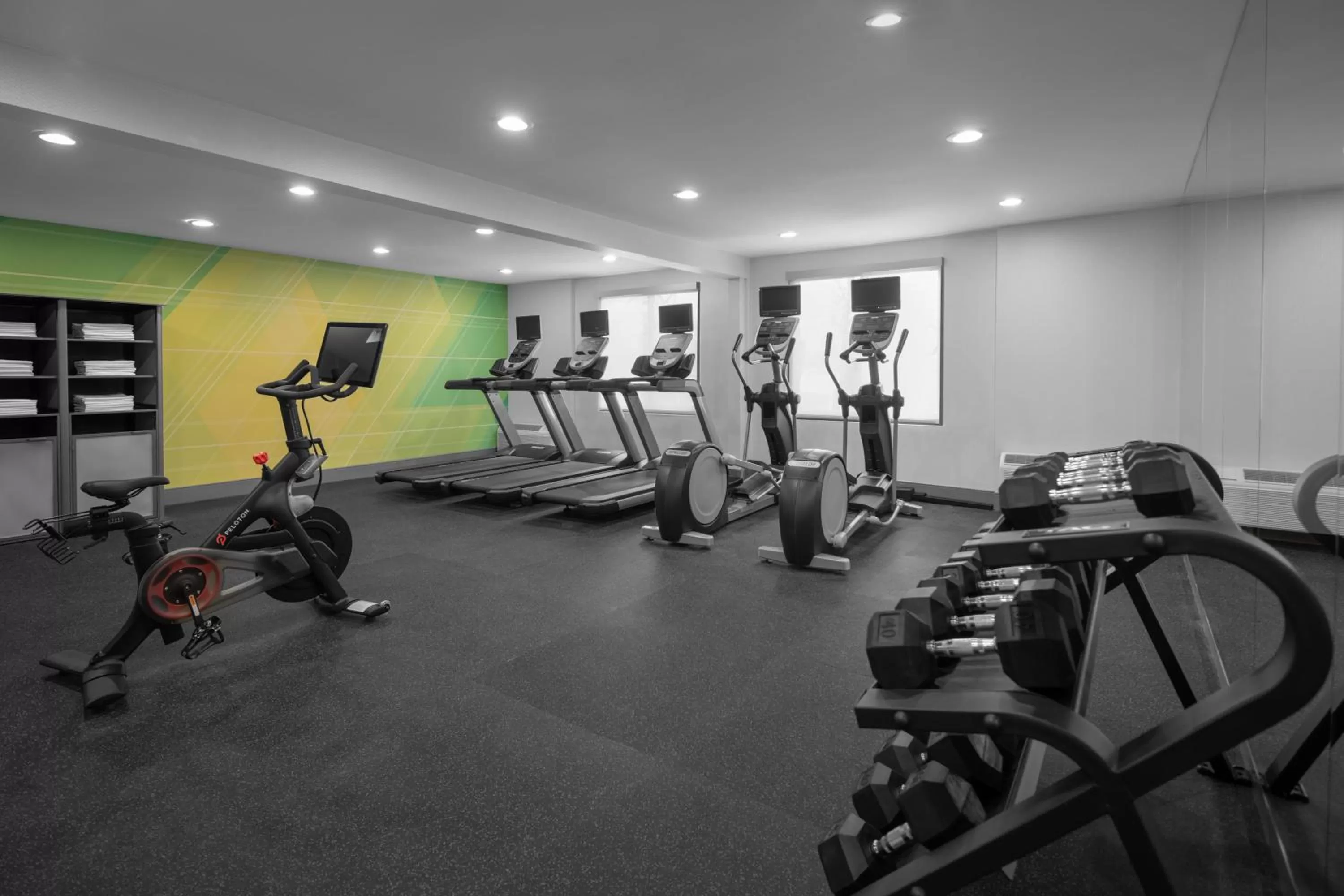Fitness centre/facilities in Holiday Inn Hasbrouck Heights-Meadowlands by IHG