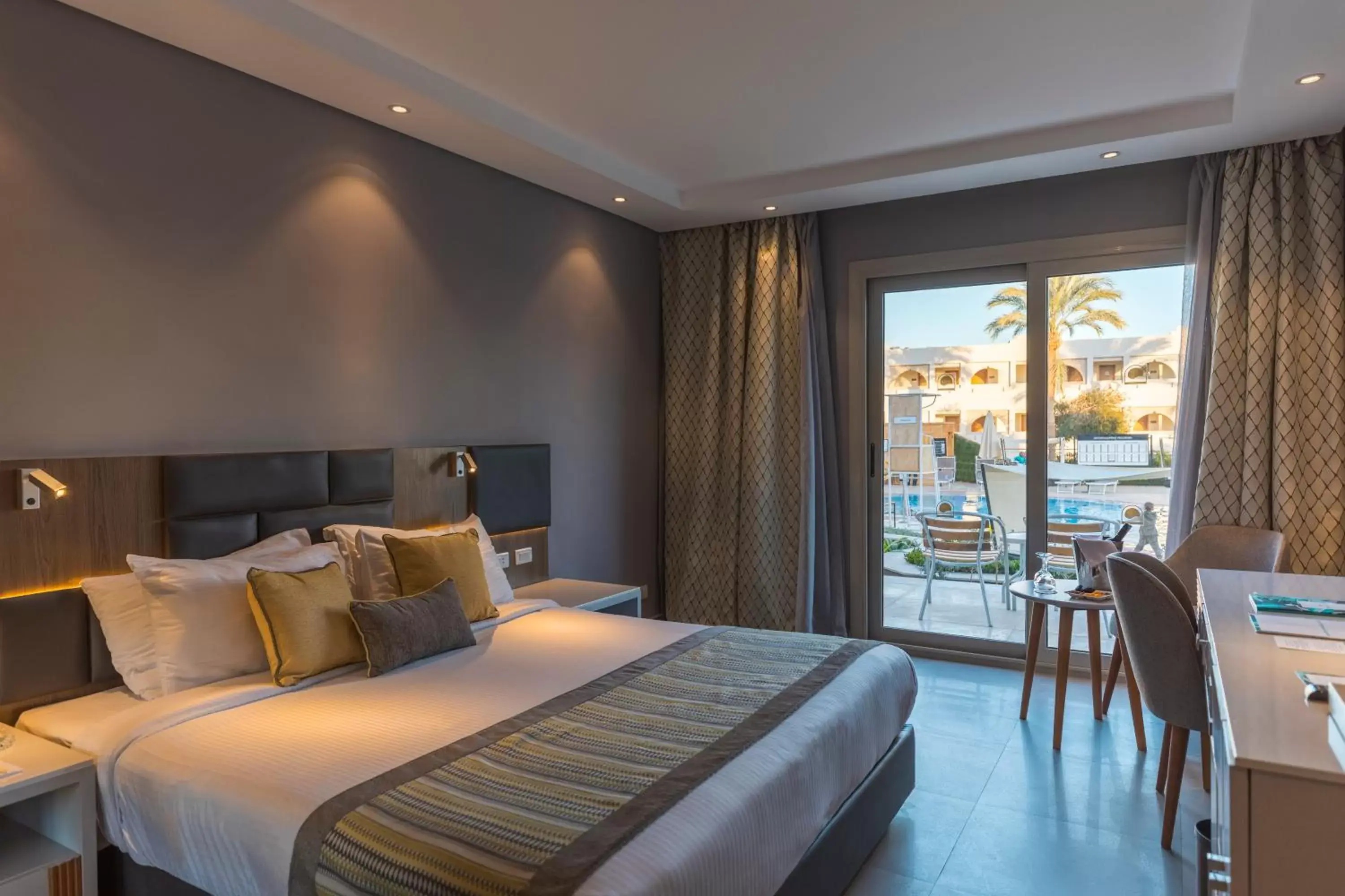 View (from property/room), Bed in Sunrise Diamond Beach Resort -Grand Select View (from property/room), Bed in Sunrise Diamond Beach Resort -Grand Select