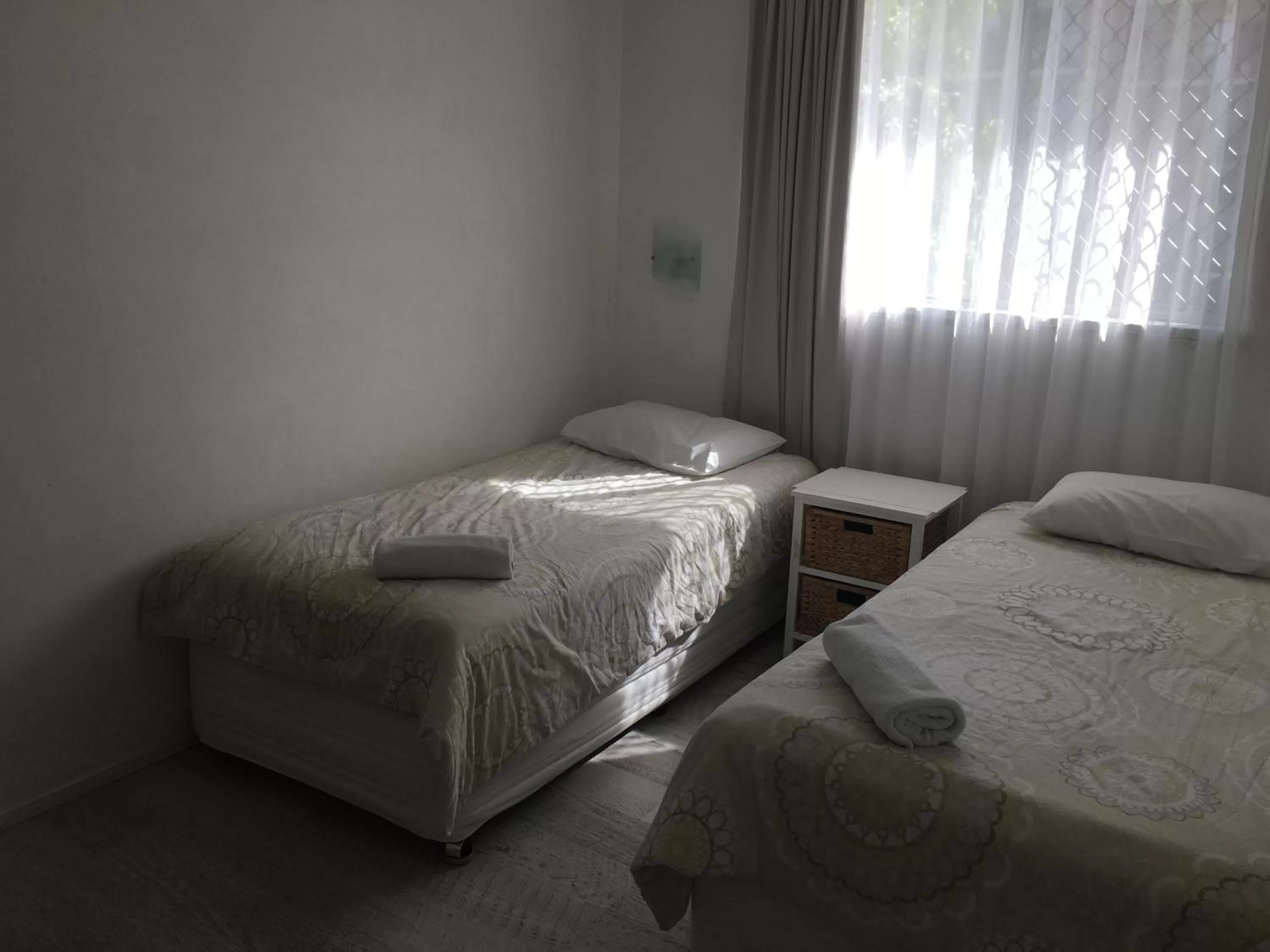 Bed in Merrima Court Holidays