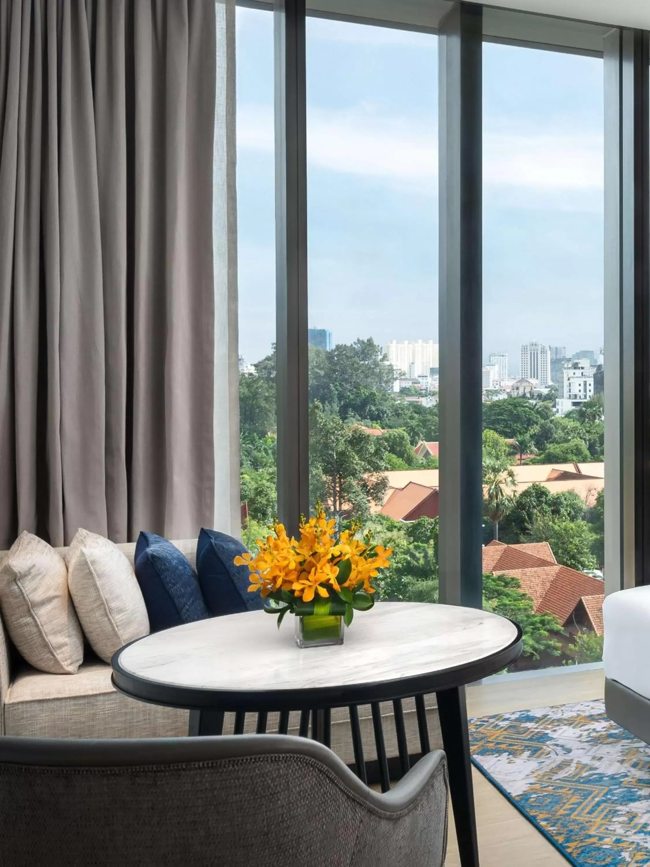 Photo of the whole room, Seating Area in Hyatt Regency Phnom Penh