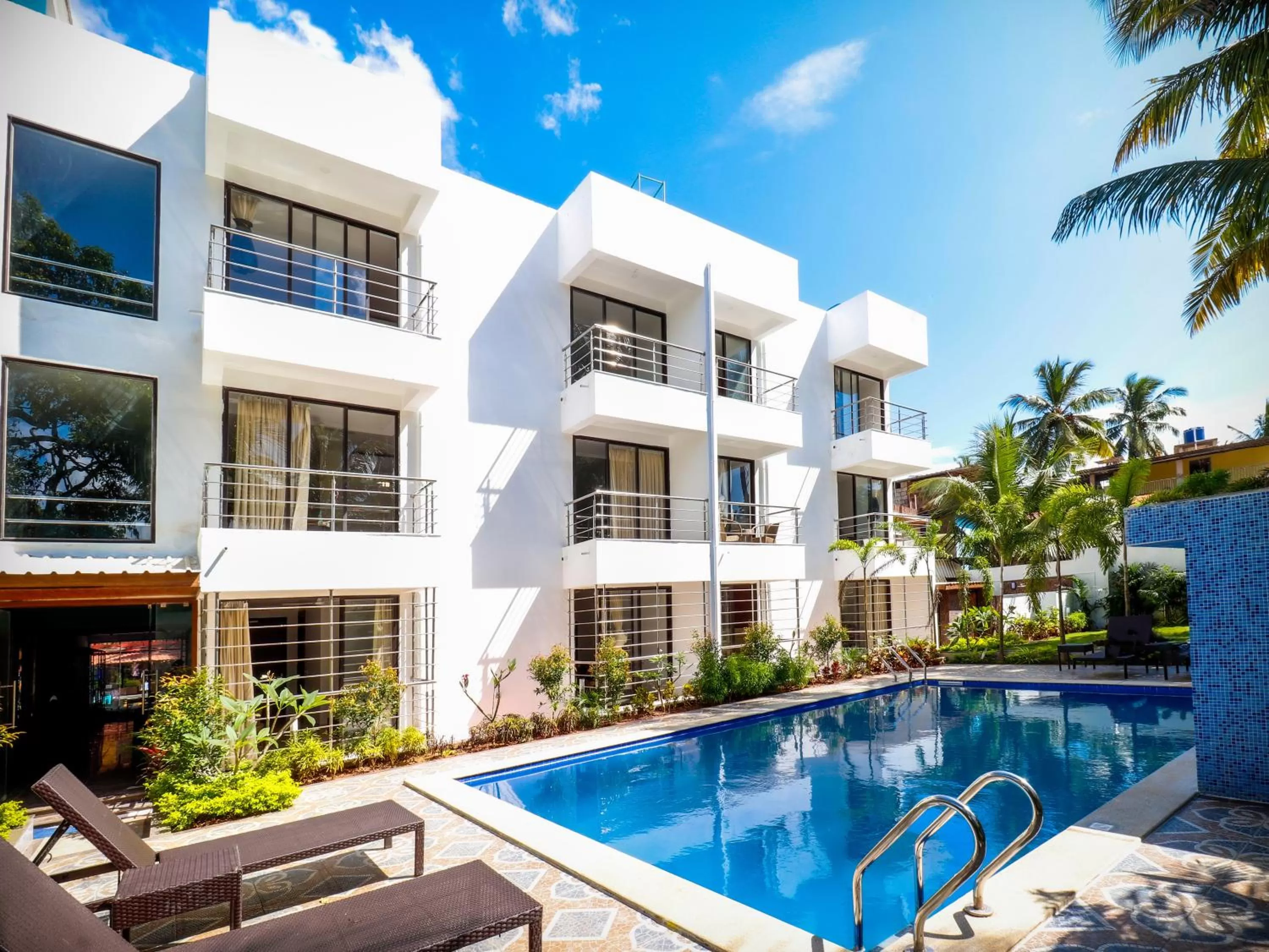 Property building in Miranda Beach Resort Baga