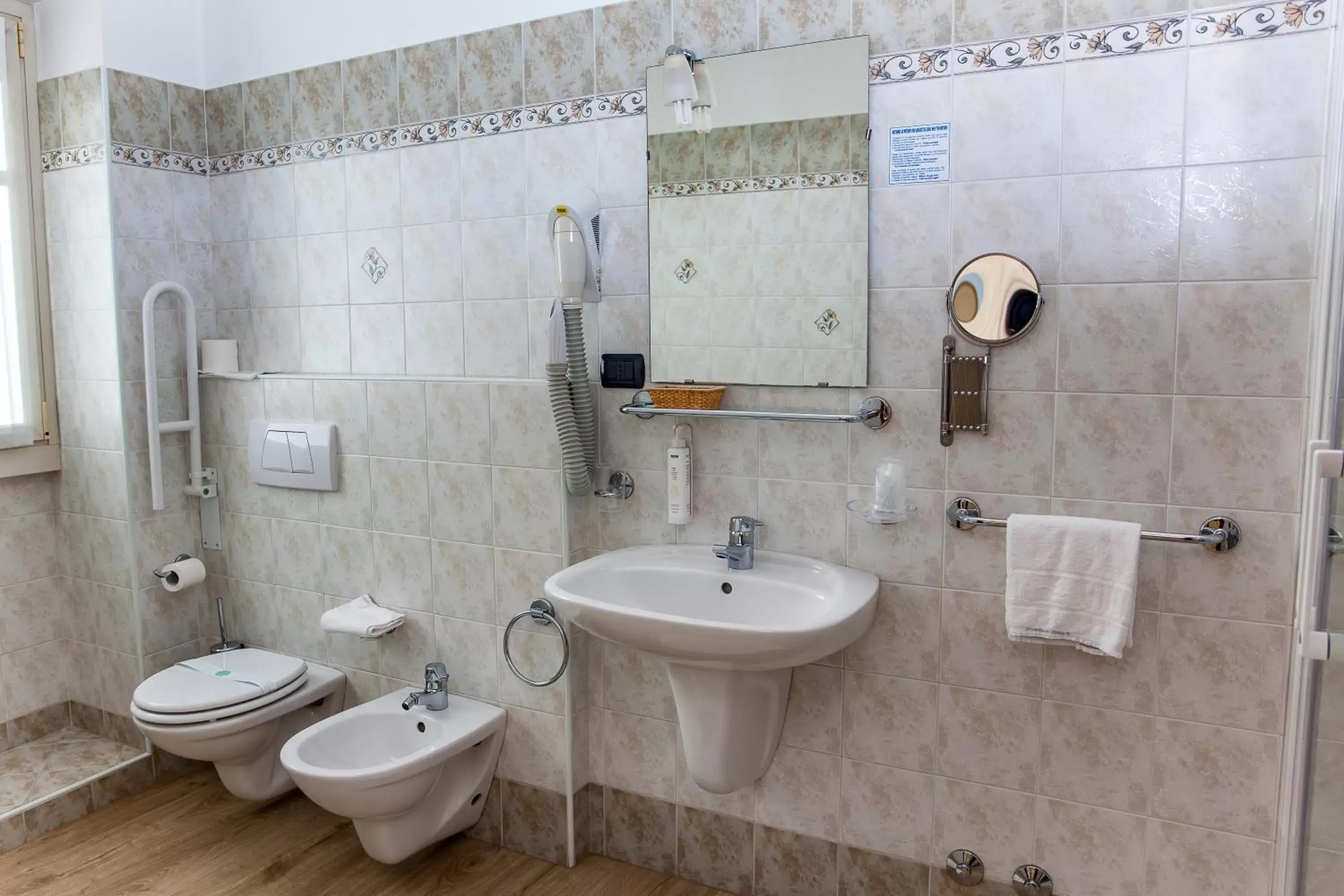 Bathroom in Hotel Garni Le Corti