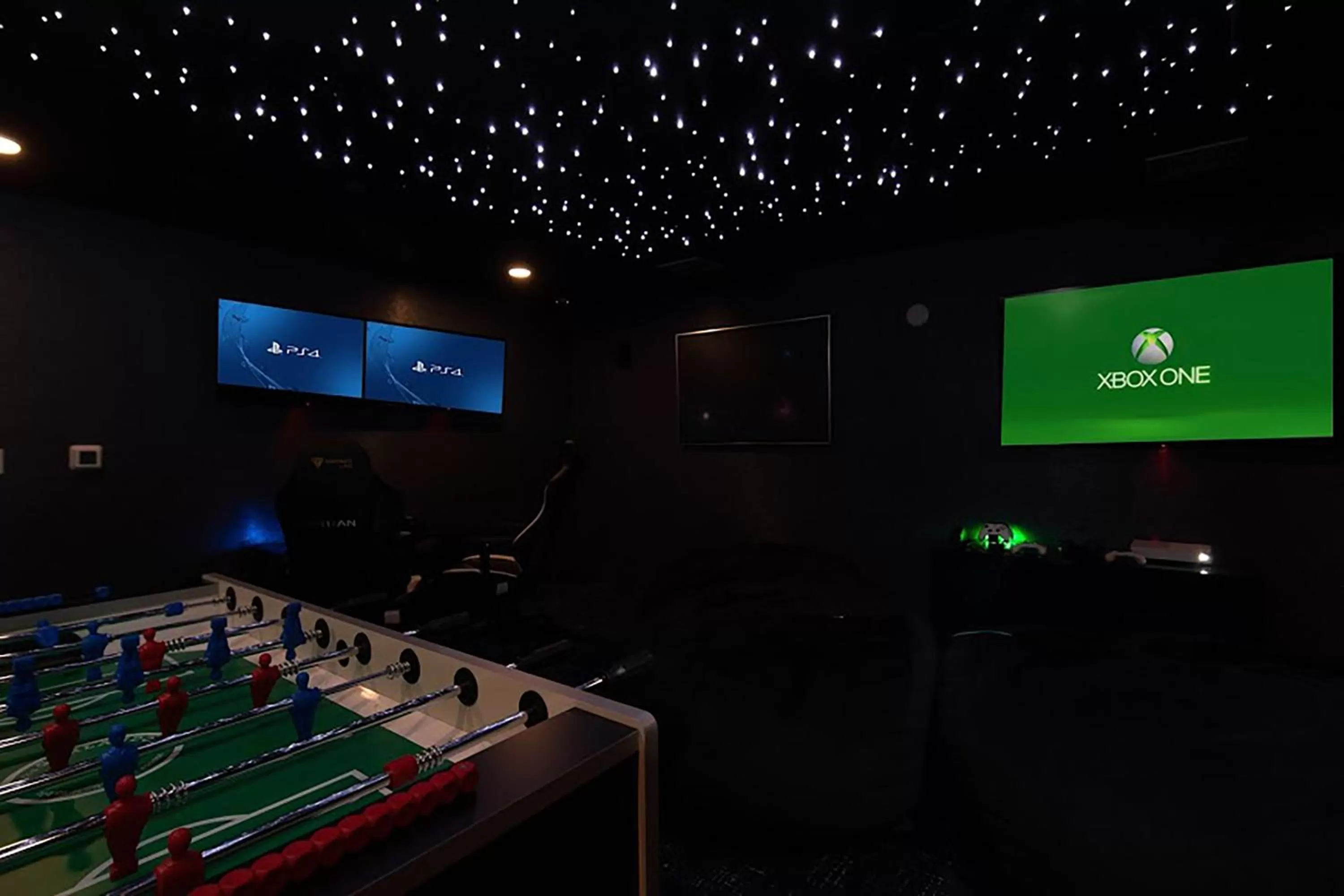 Game Room in Luxury Furnished Apartments by Hyatus Downtown at Yale