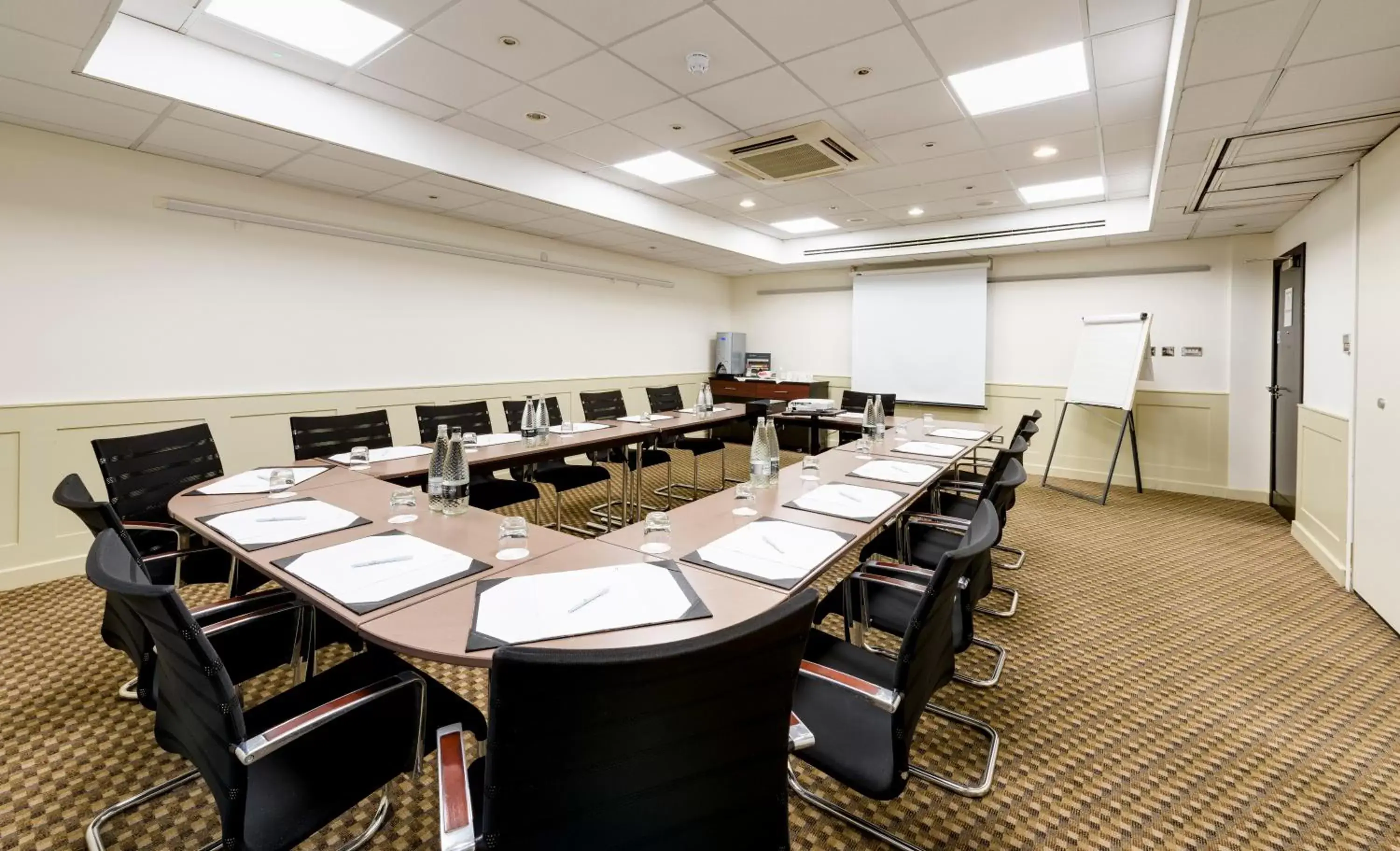 Meeting/conference room in Holiday Inn York City Centre, an IHG Hotel