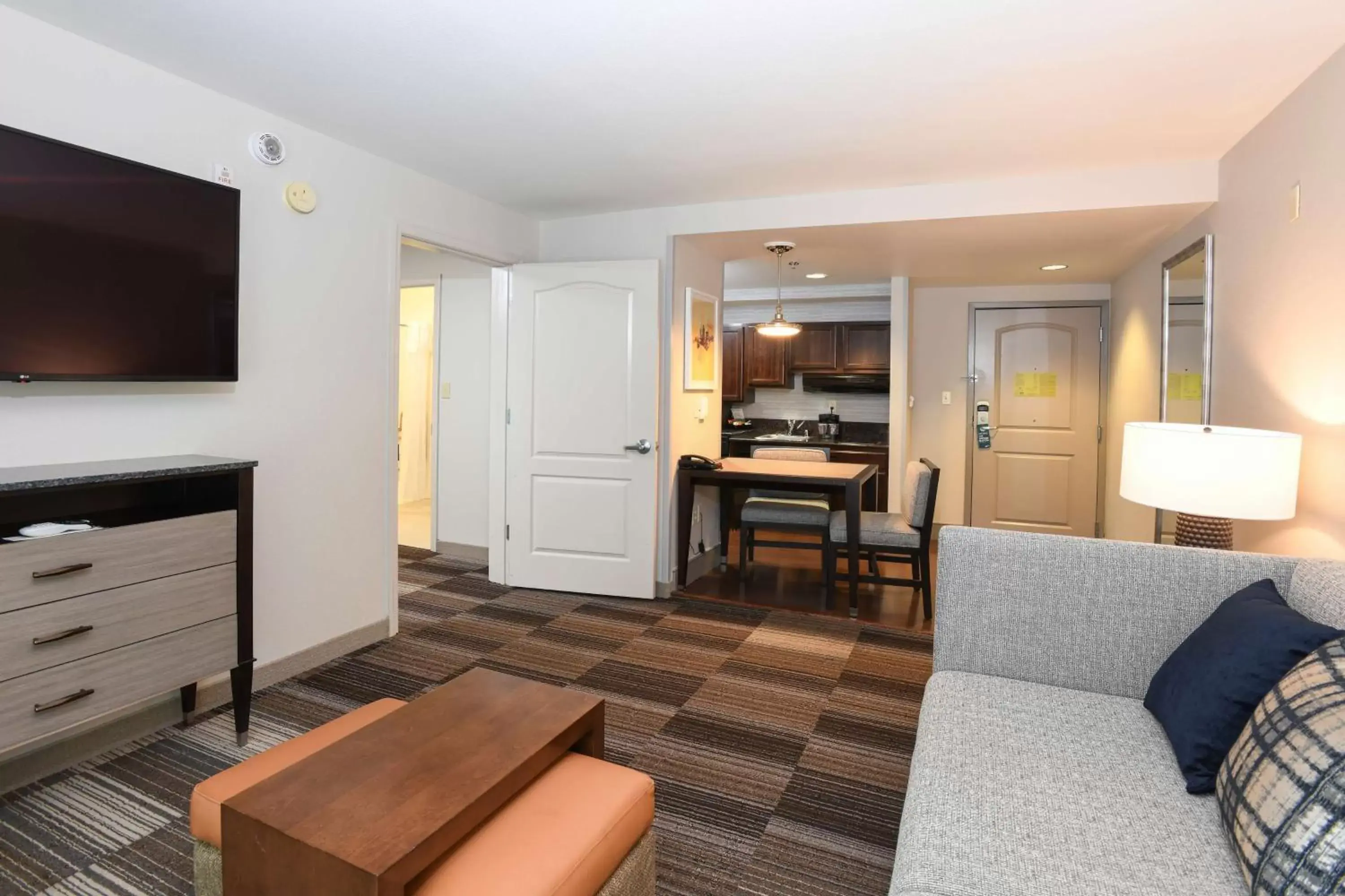 Living room, Seating Area in Homewood Suites Cincinnati Airport South-Florence