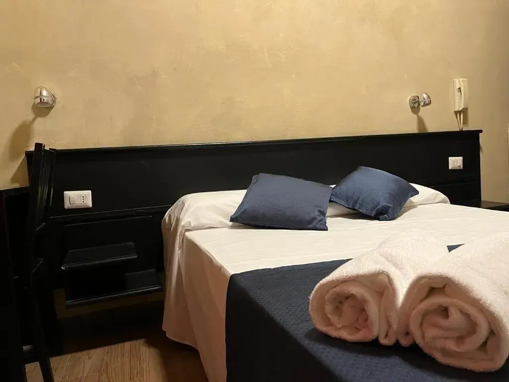 Bed in Albergo Corvetto Corso Lodi