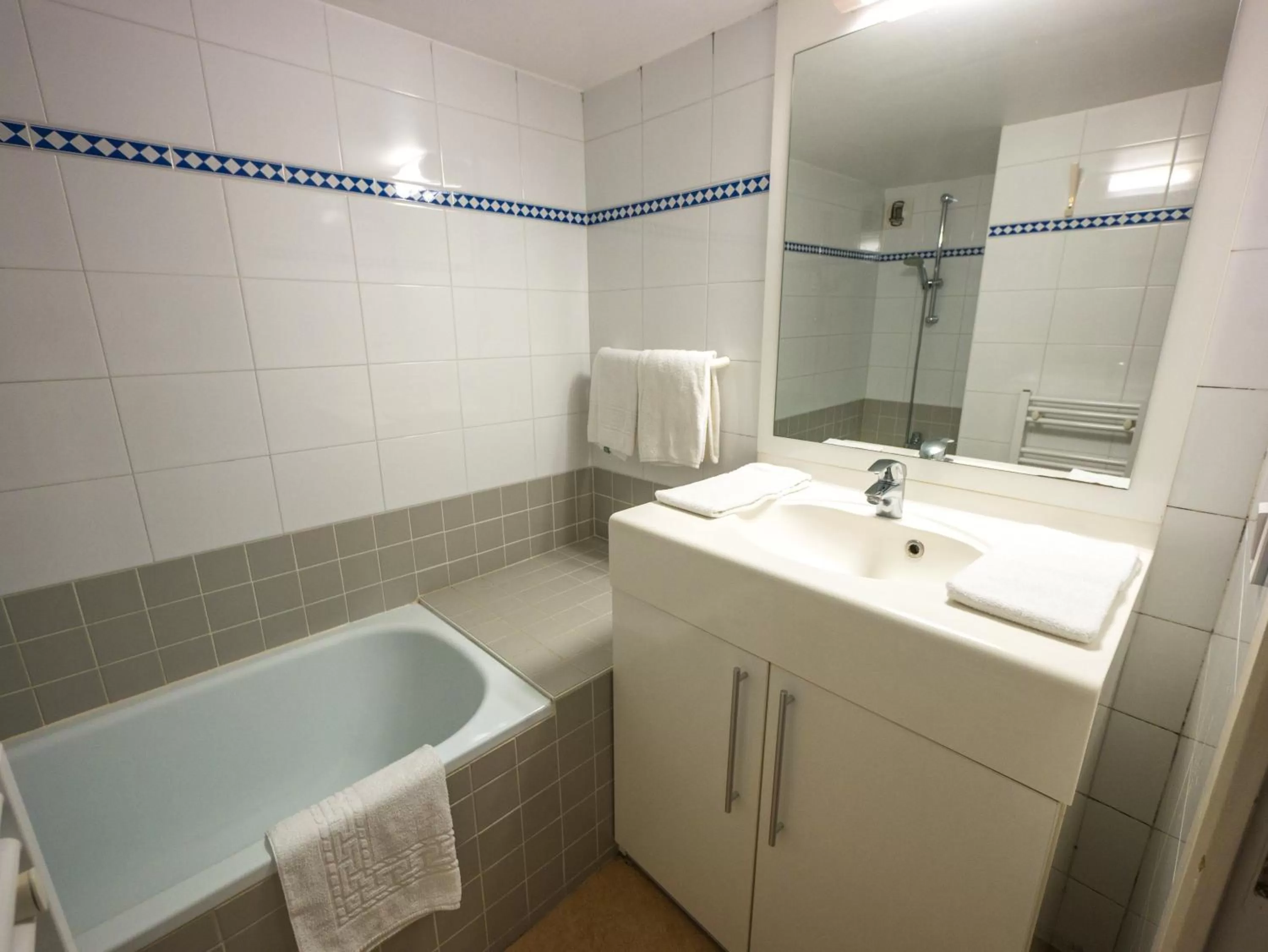 Bathroom in Résidence Mer & Golf Eugénie