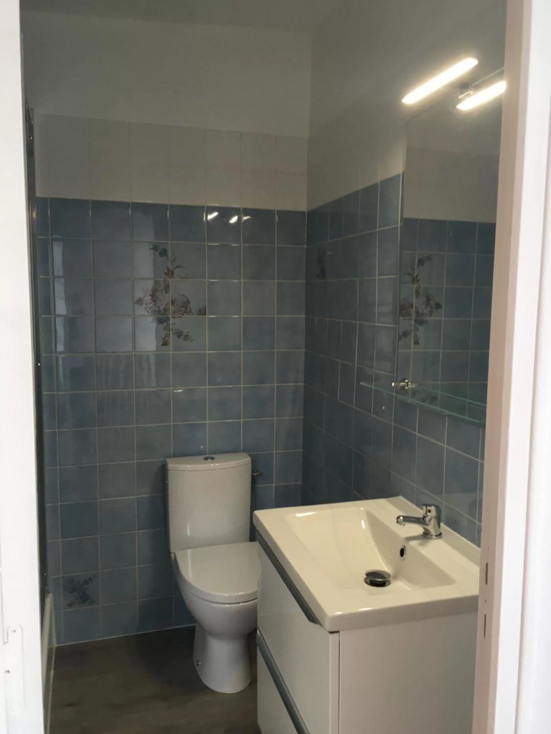 Bathroom in L auberge du lion d or