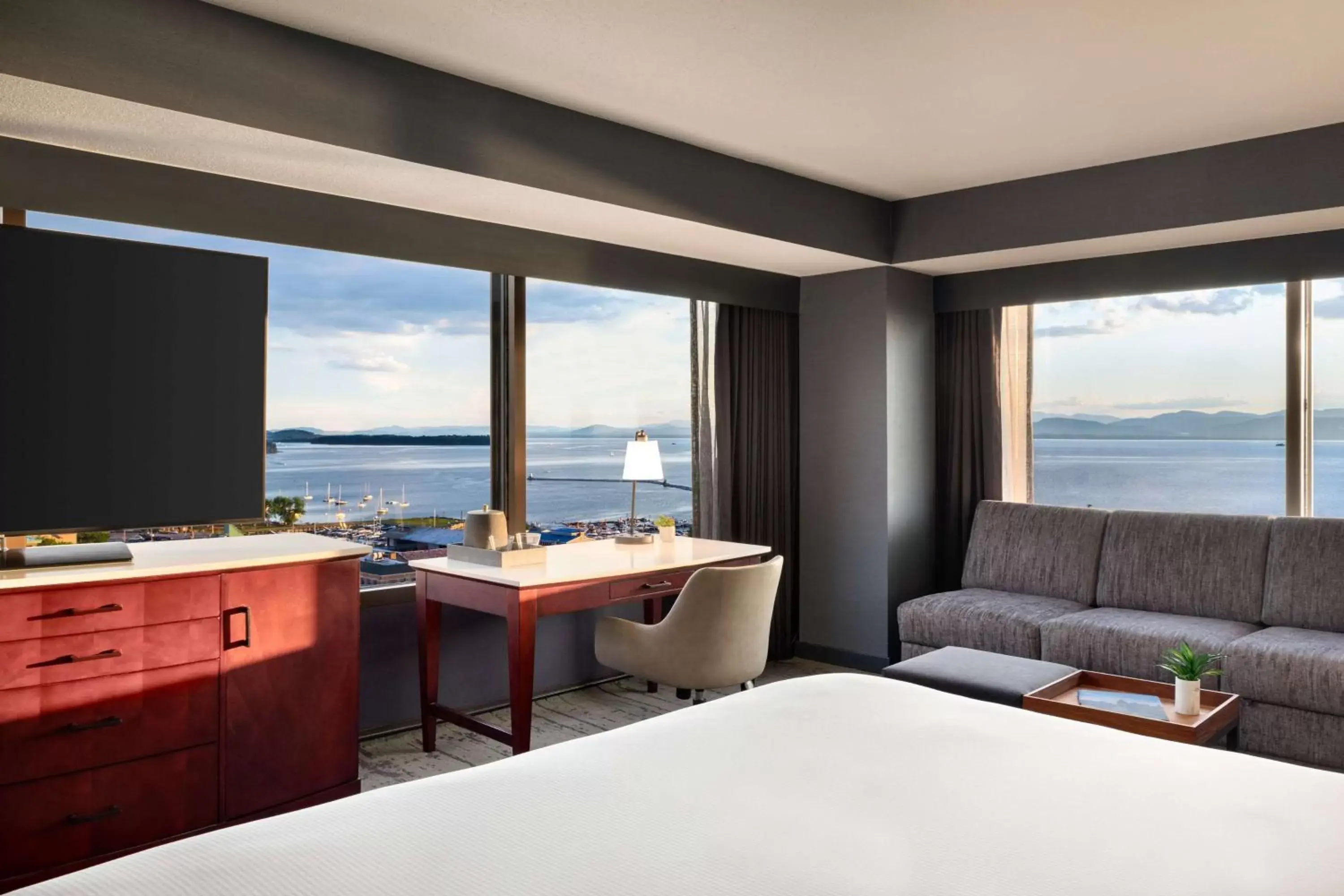 Bedroom in Hilton Burlington Lake Champlain