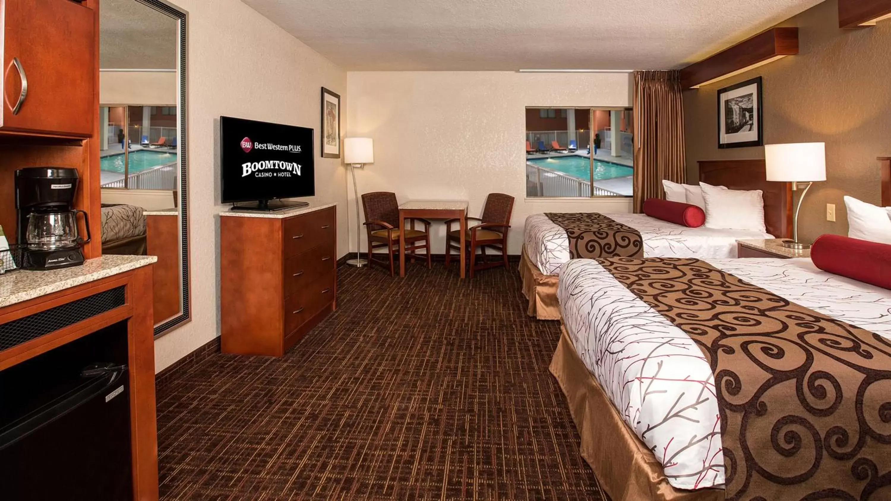 Photo of the whole room, Seating Area in Best Western Plus Boomtown Casino Hotel