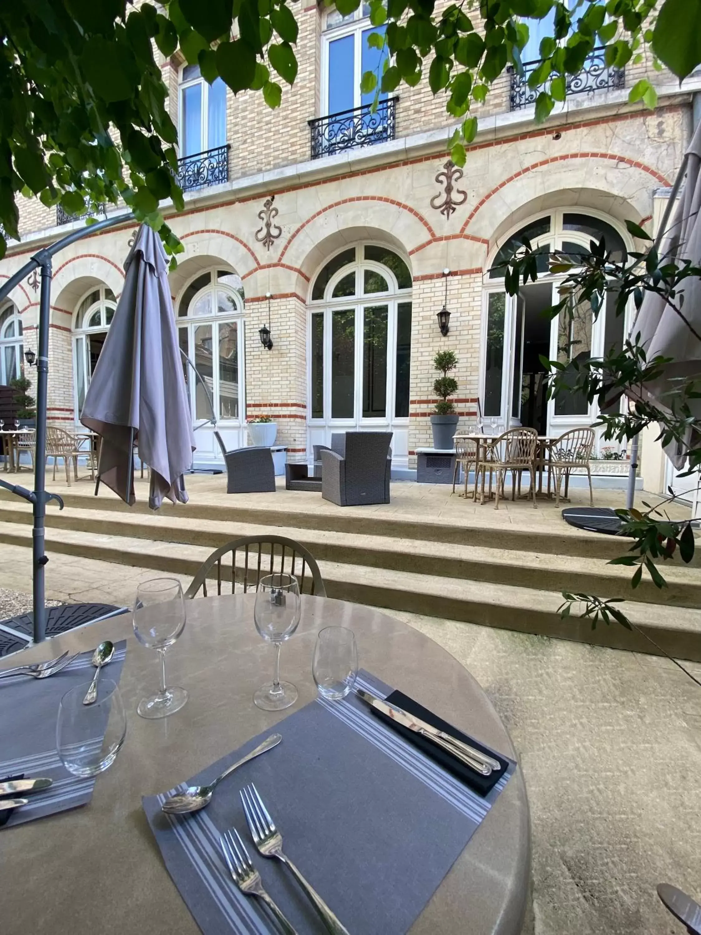 Restaurant/places to eat in Hôtel Concordia Le Mans Centre Gare